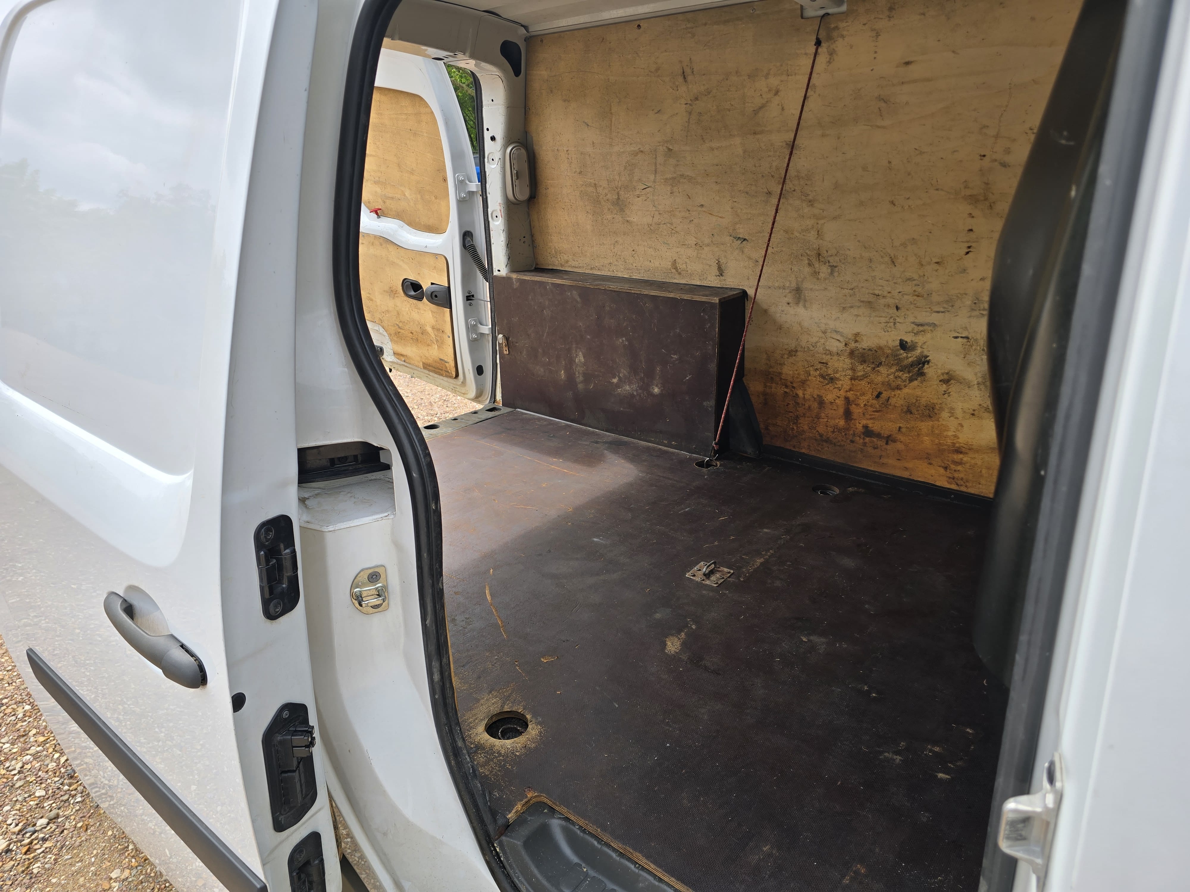 Renault Kangoo Express Rallongé Maxi spacieux avec Audio Bluetooth