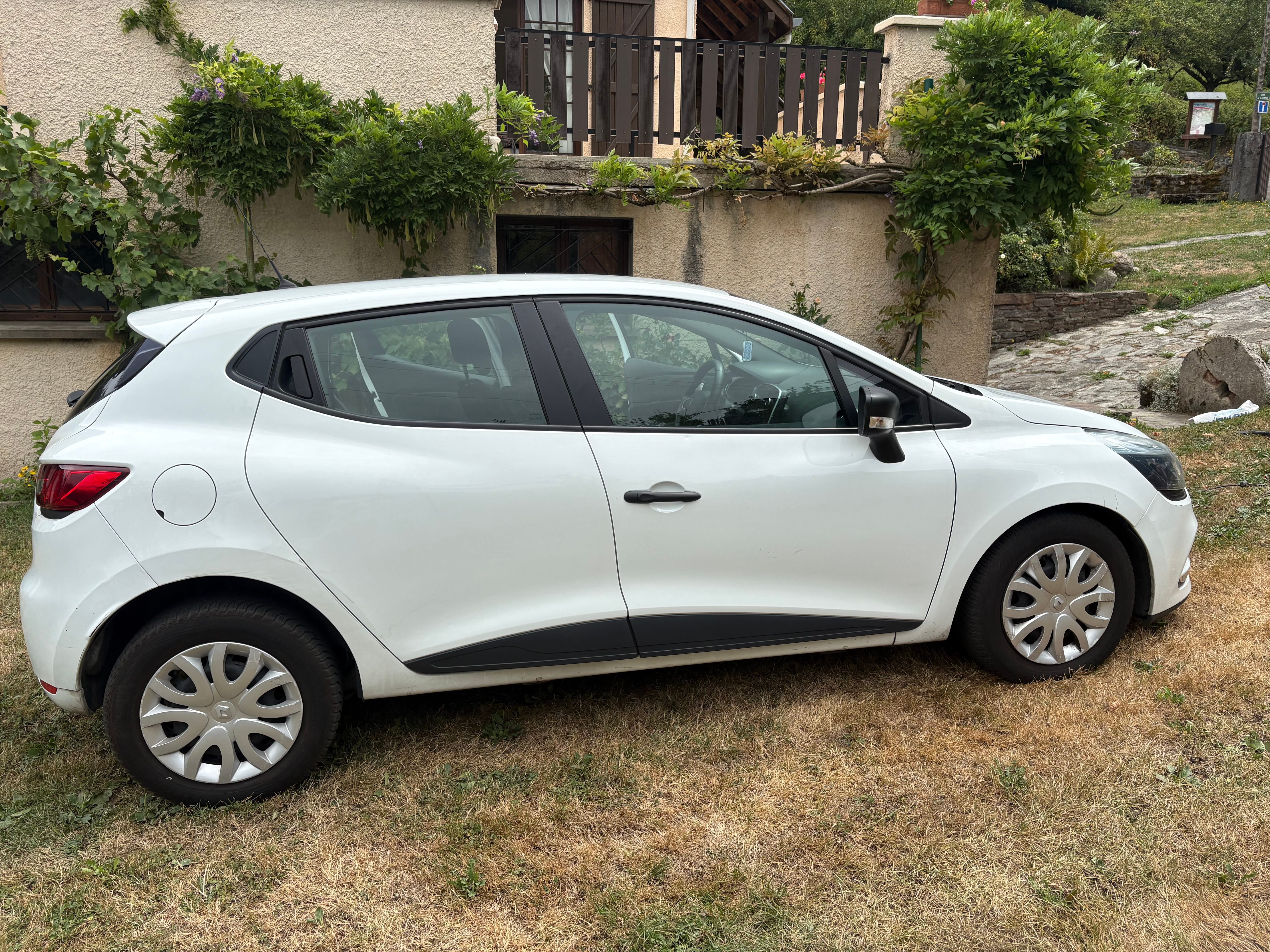 Renault Clio 1L5 DCI avec Autoradio