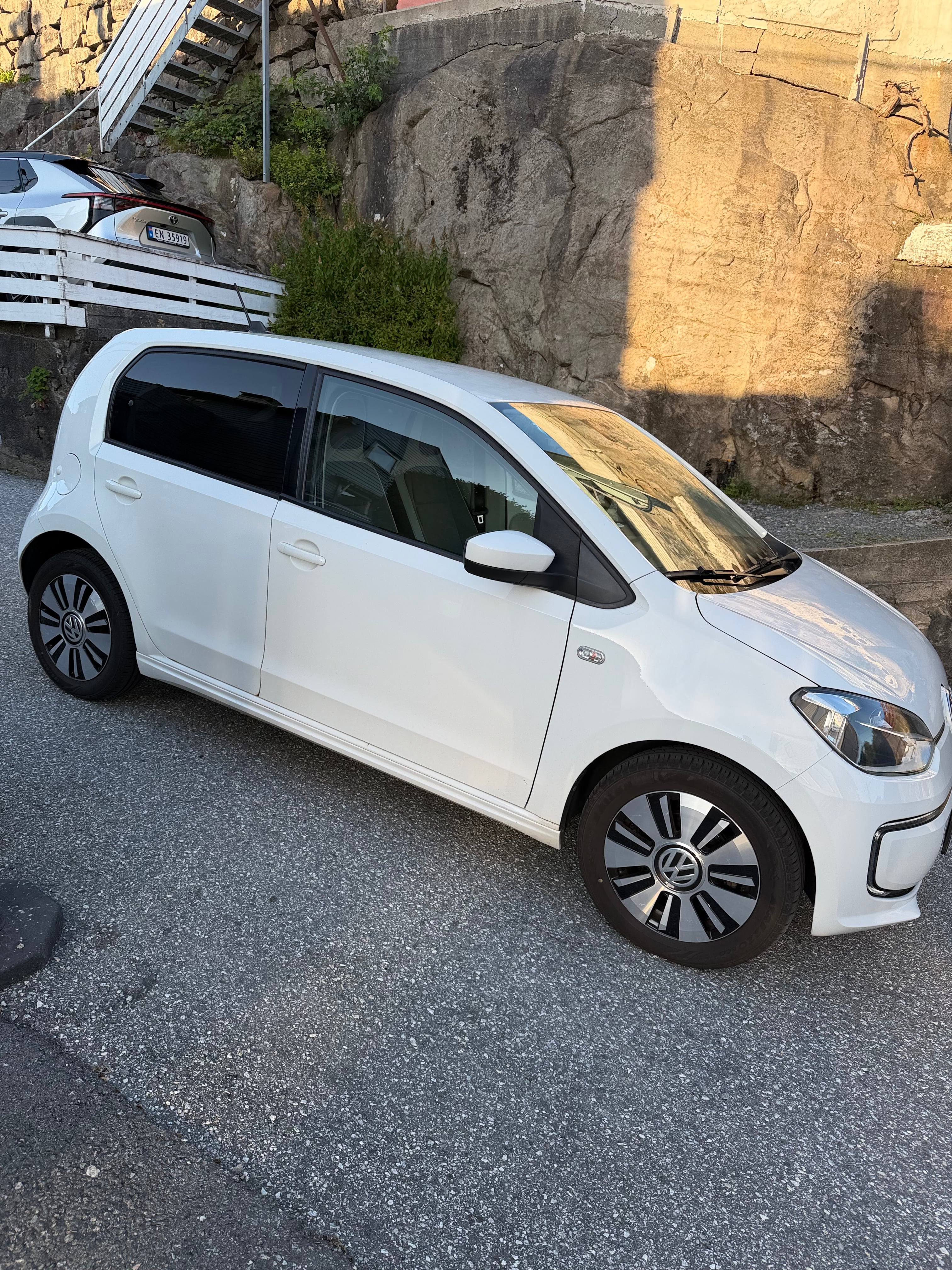 Volkswagen e-Up ! med Bilradio