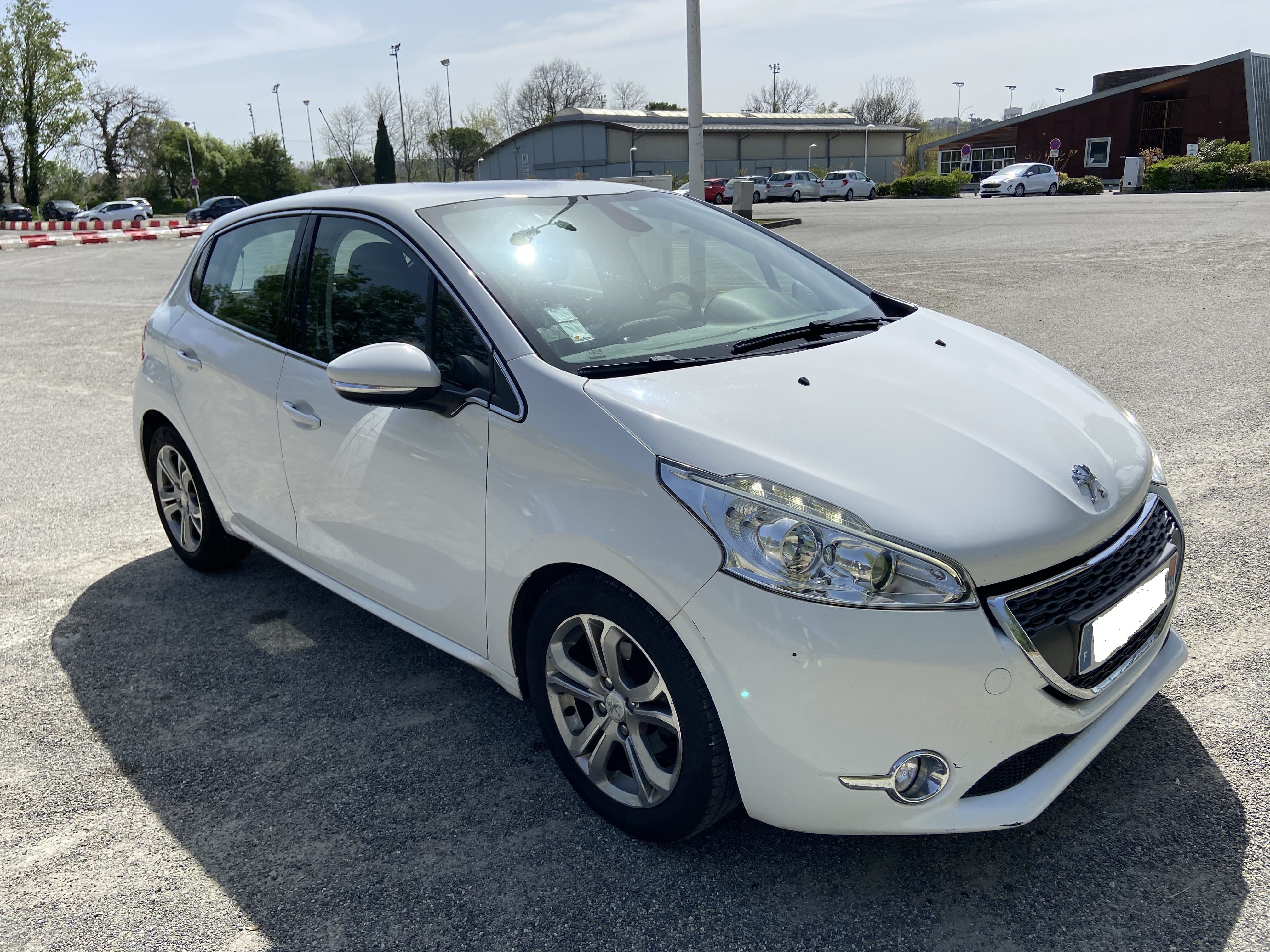 Peugeot 208 (CJ256GD) met Airco