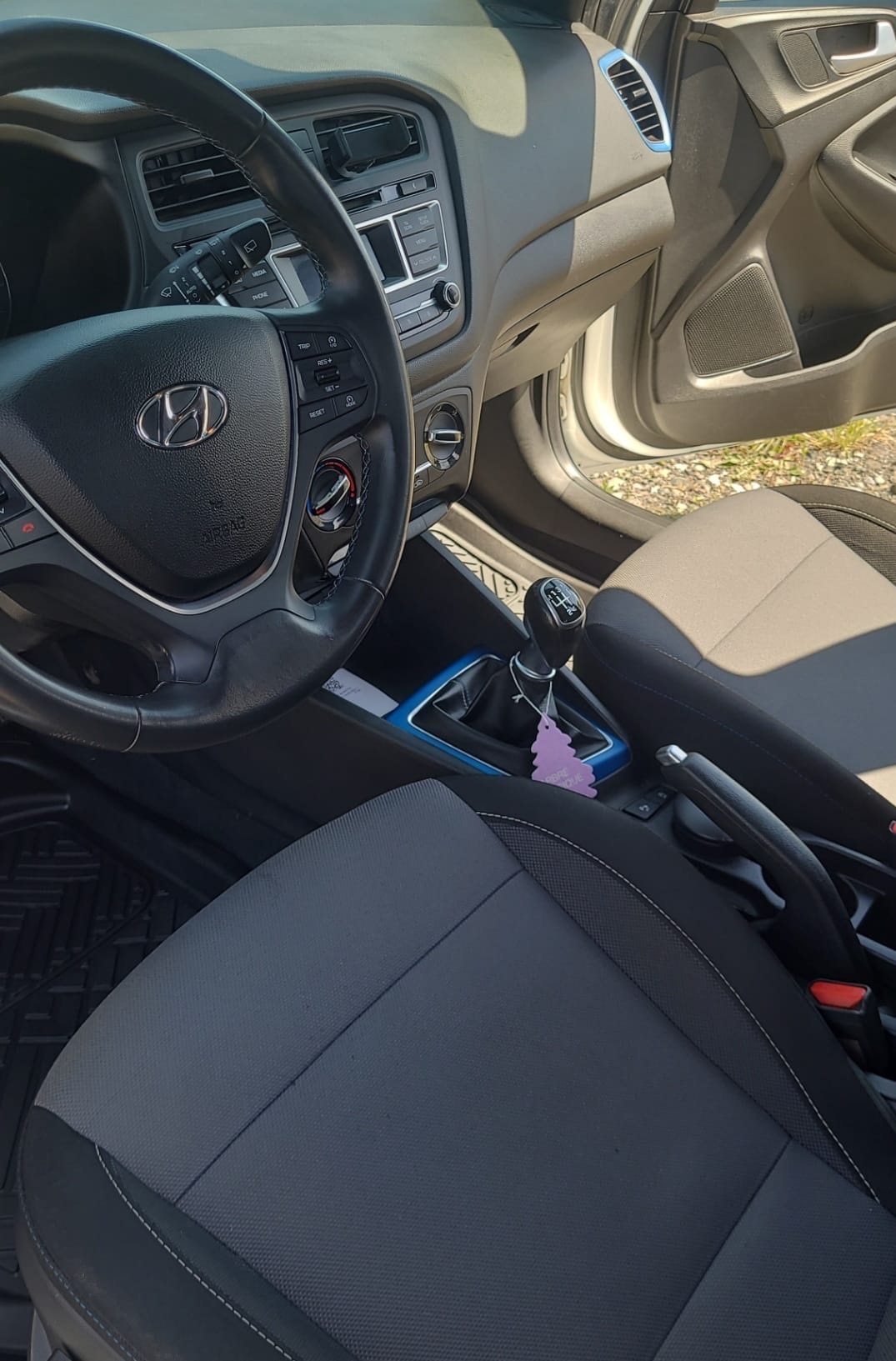 Hyundai i20 1.4 litre avec Siège bébé