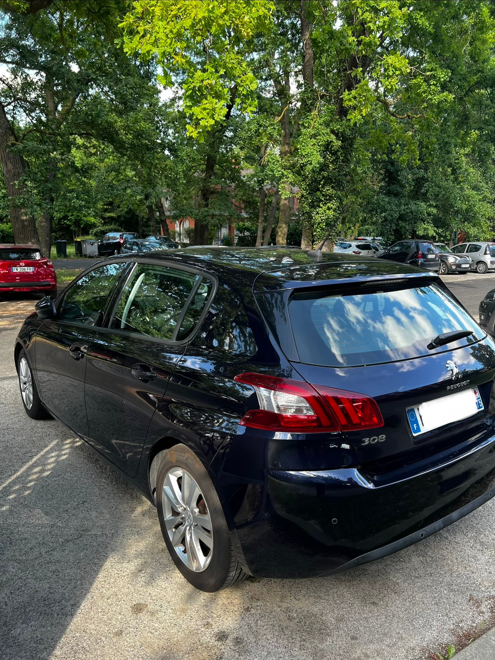 Peugeot 308 with Backup camera