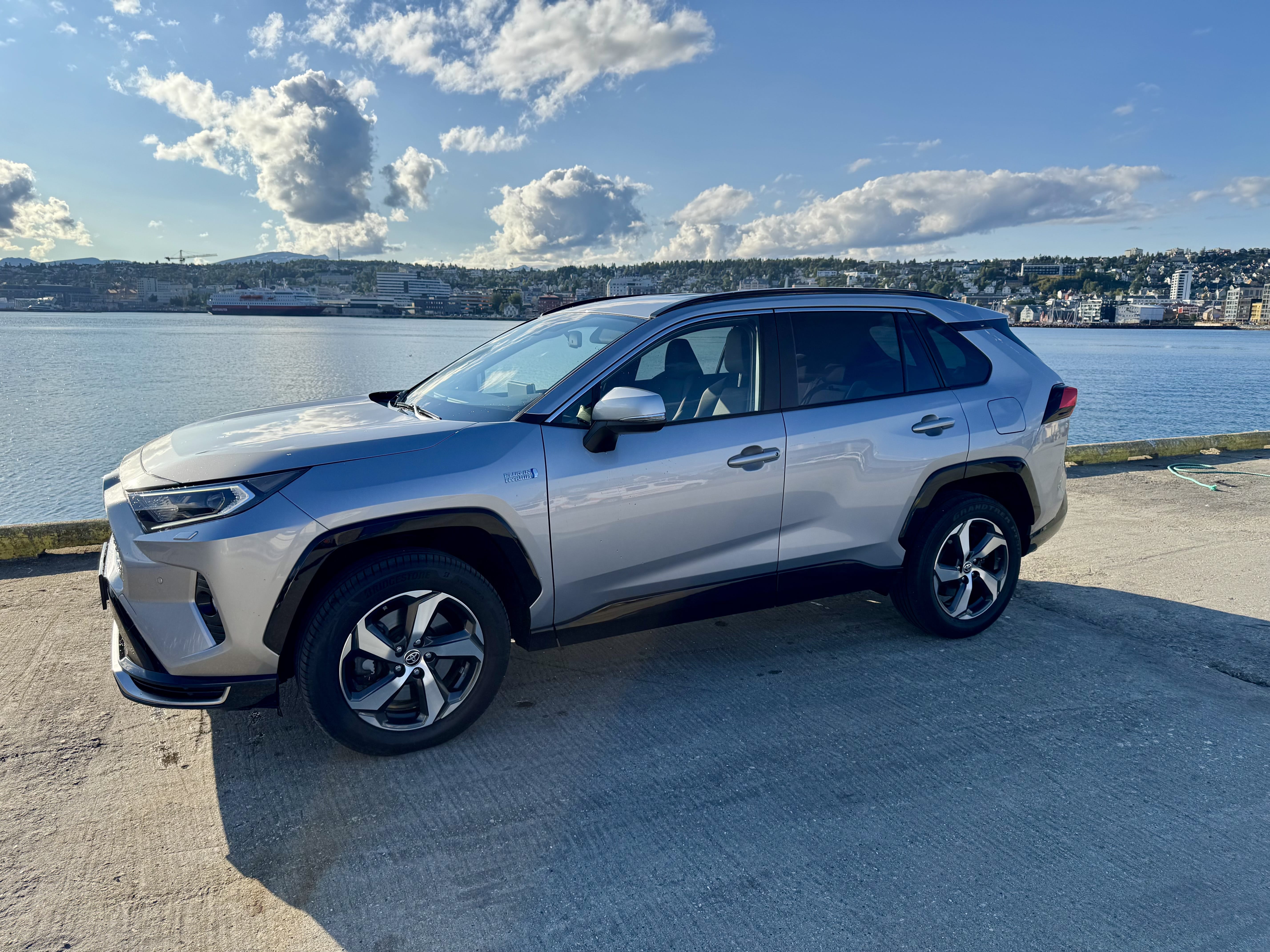 Toyota RAV4 4X4 Plug-in-Hybrid, 2021, Blyfri 95 / Elektrisch (hybride), automatisch