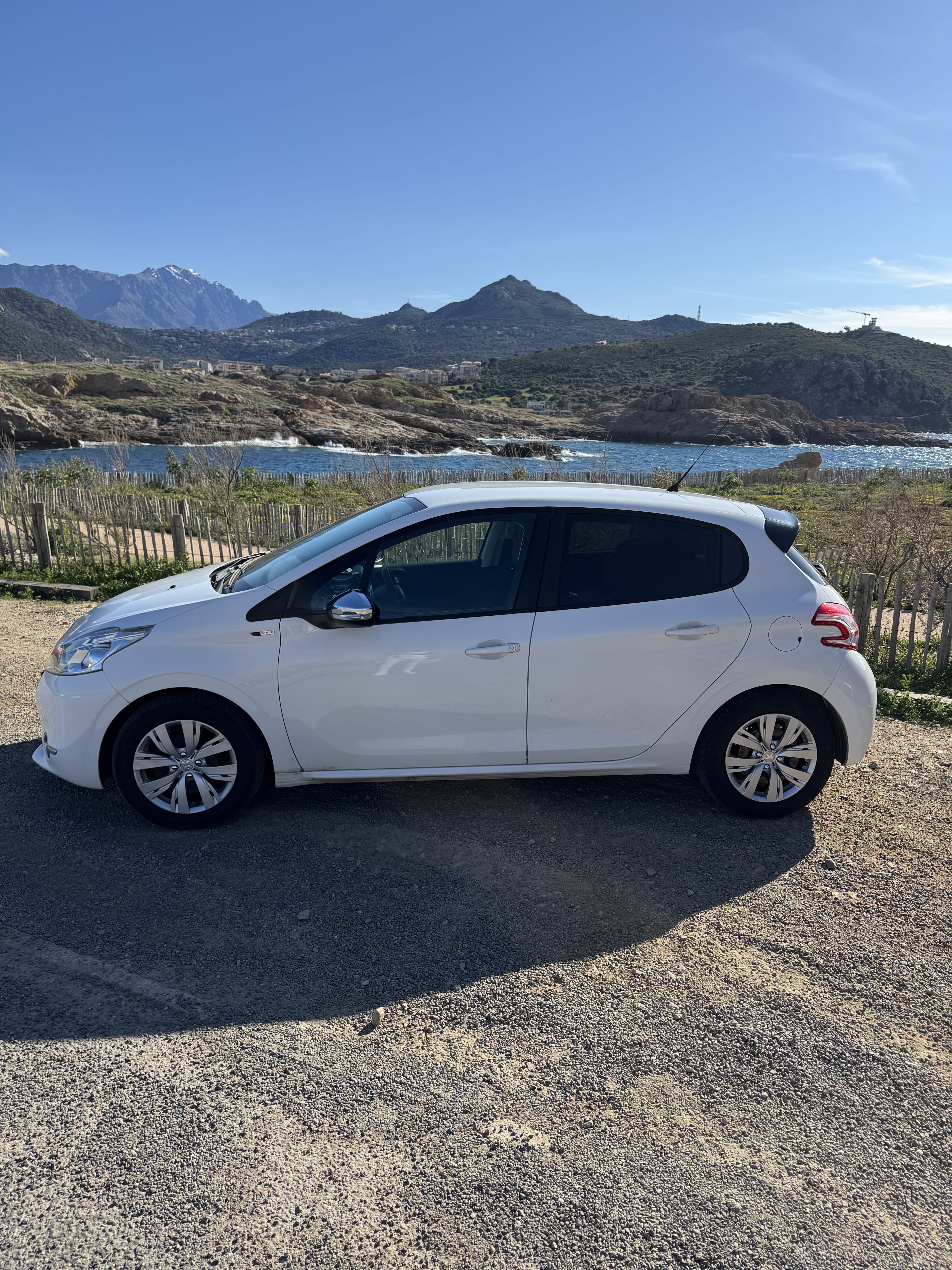 Peugeot 208 avec Climatisation
