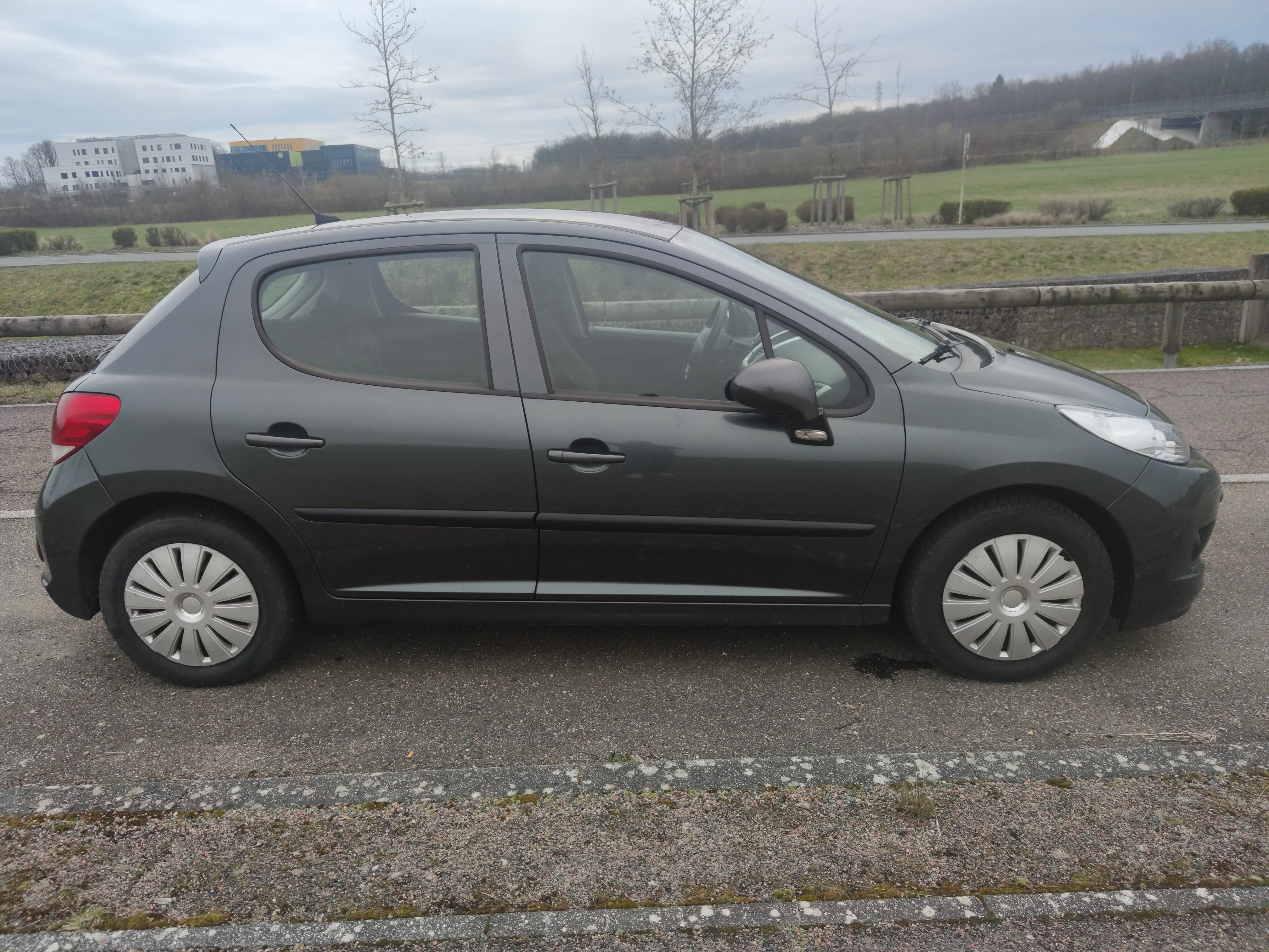 Peugeot 207 1.4 HDI avec Climatisation