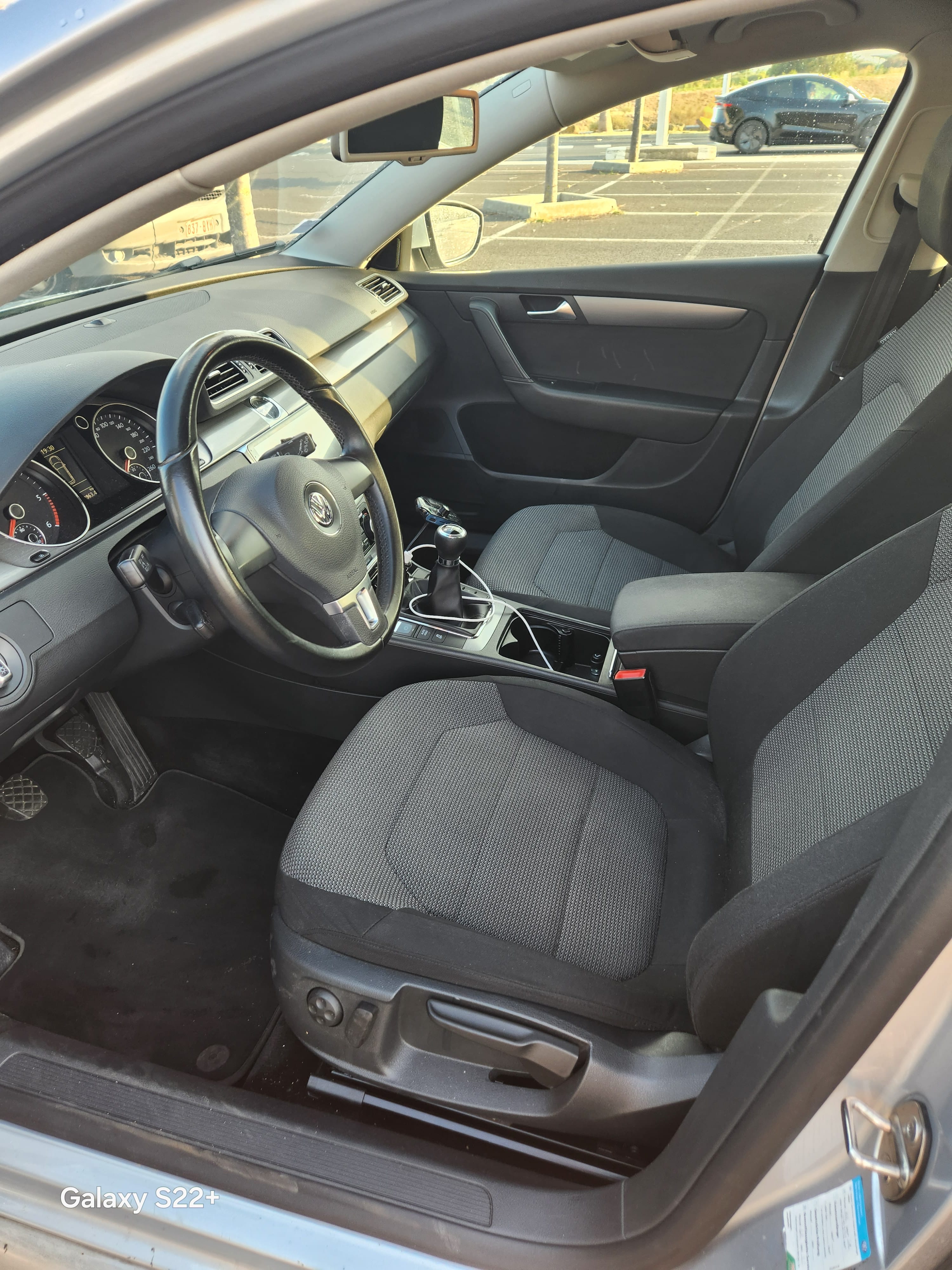 Volkswagen Passat 1.6 TDI break avec Audio Bluetooth