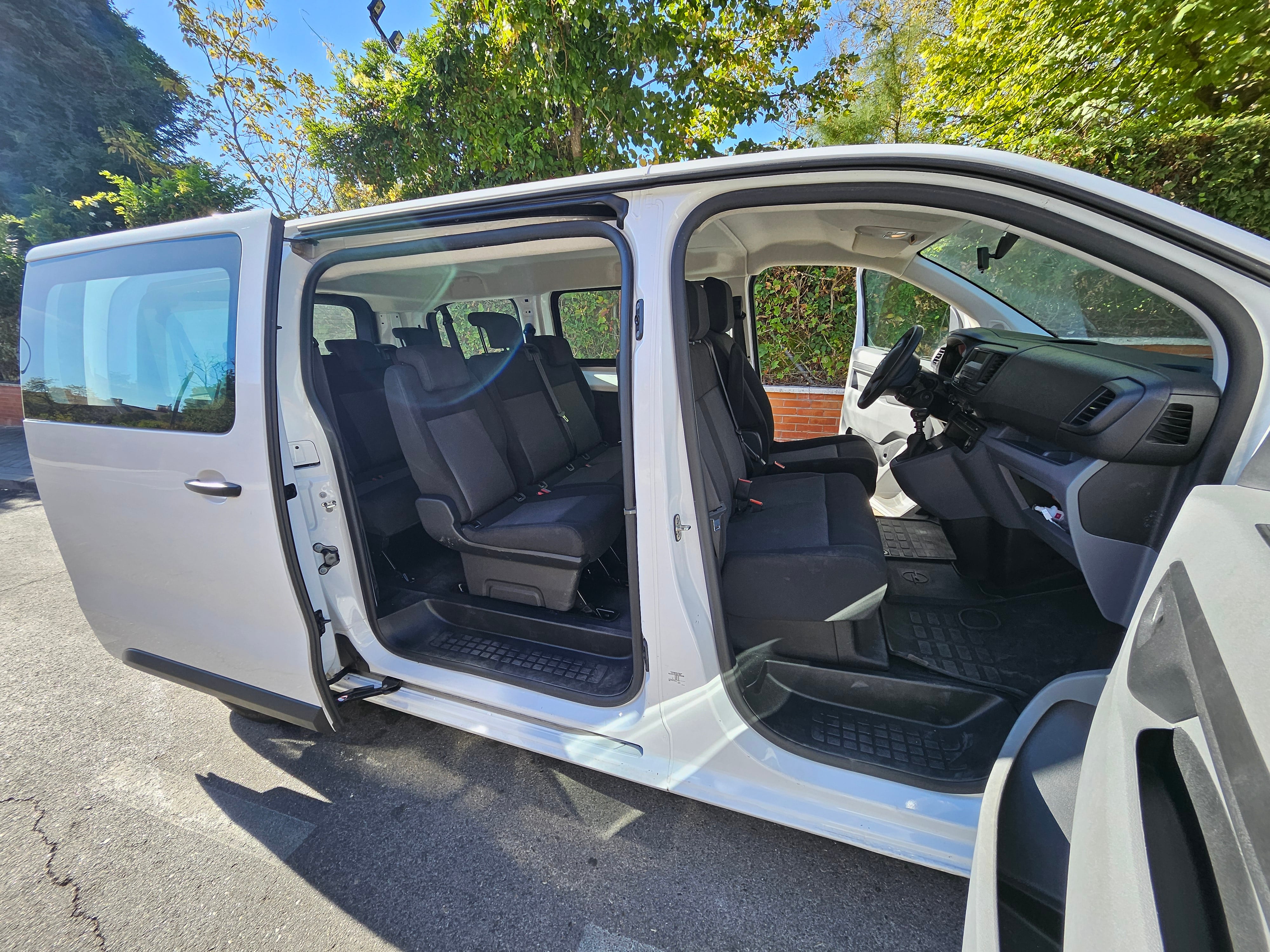 Opel Vivaro Combi