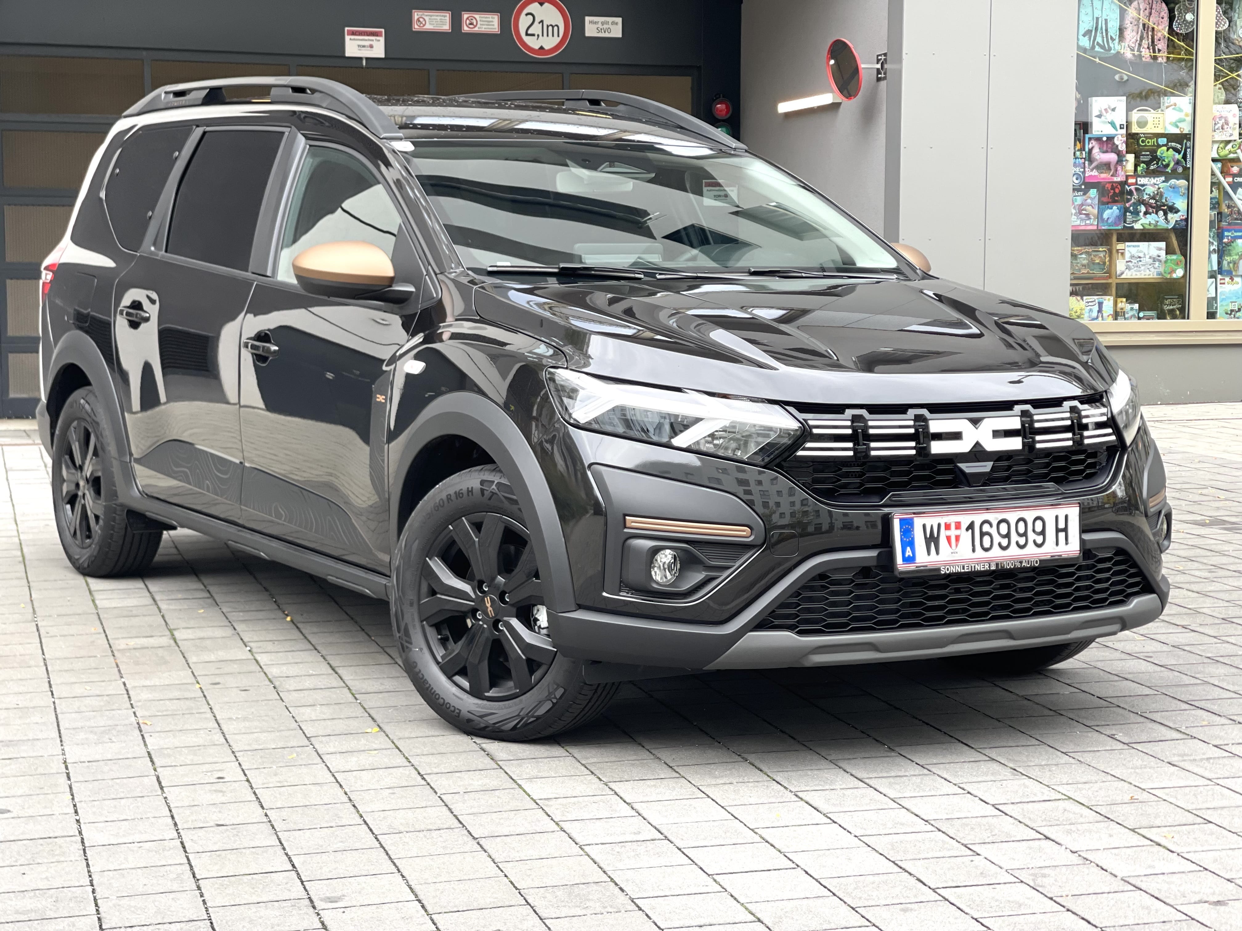 Dacia Jogger, 2025, Super 95 / Elektro (Hybrid), Automatik, 7 Sitze