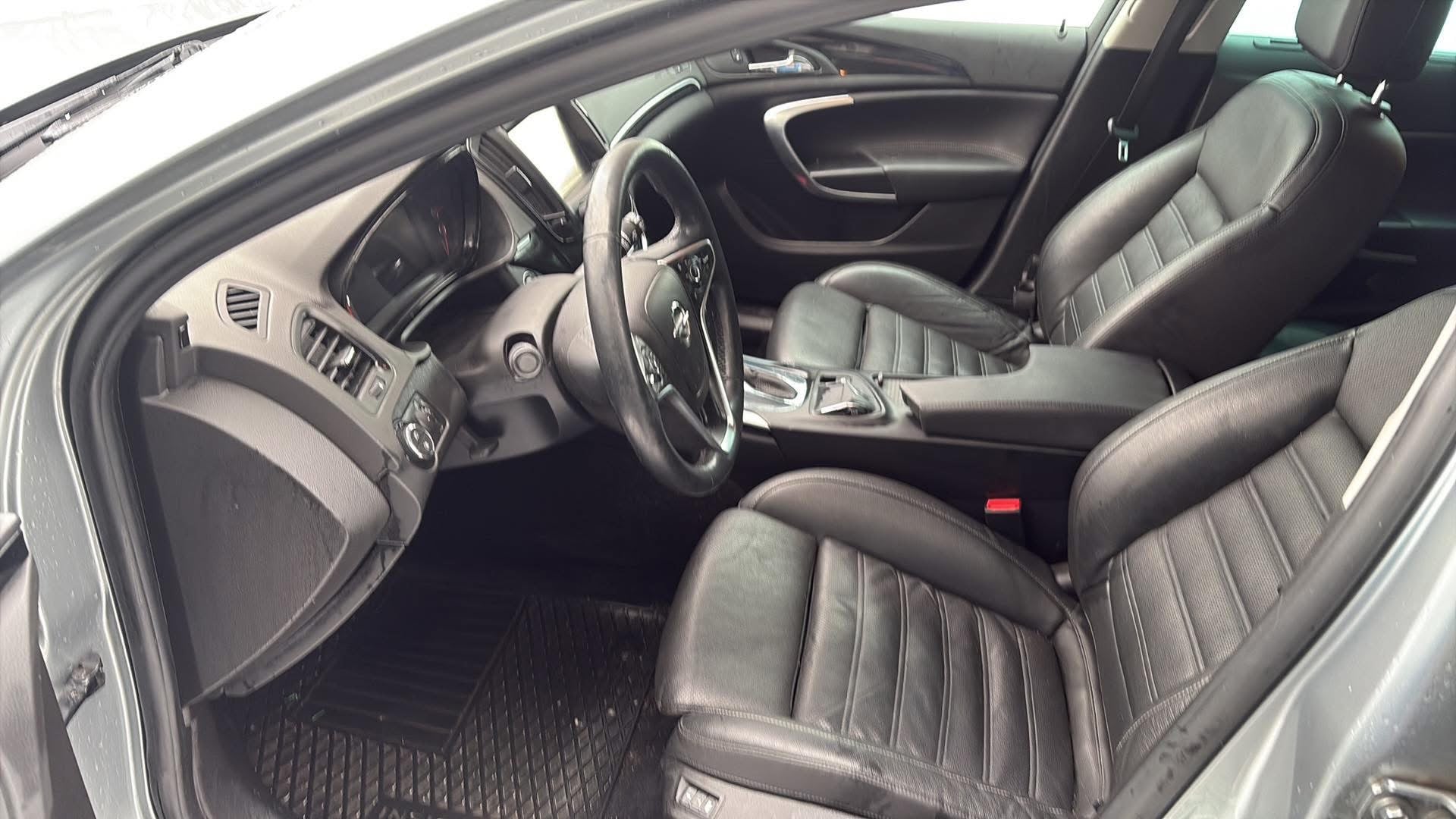 Opel Insignia Country Tourer med Aircondition