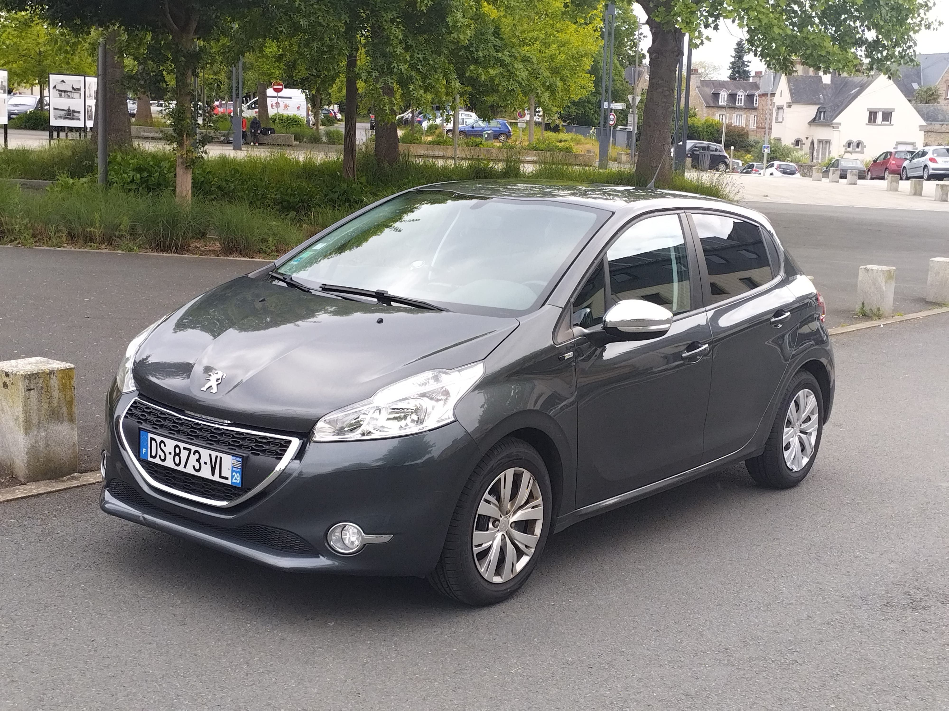 Peugeot 208, 2015, Essence 95