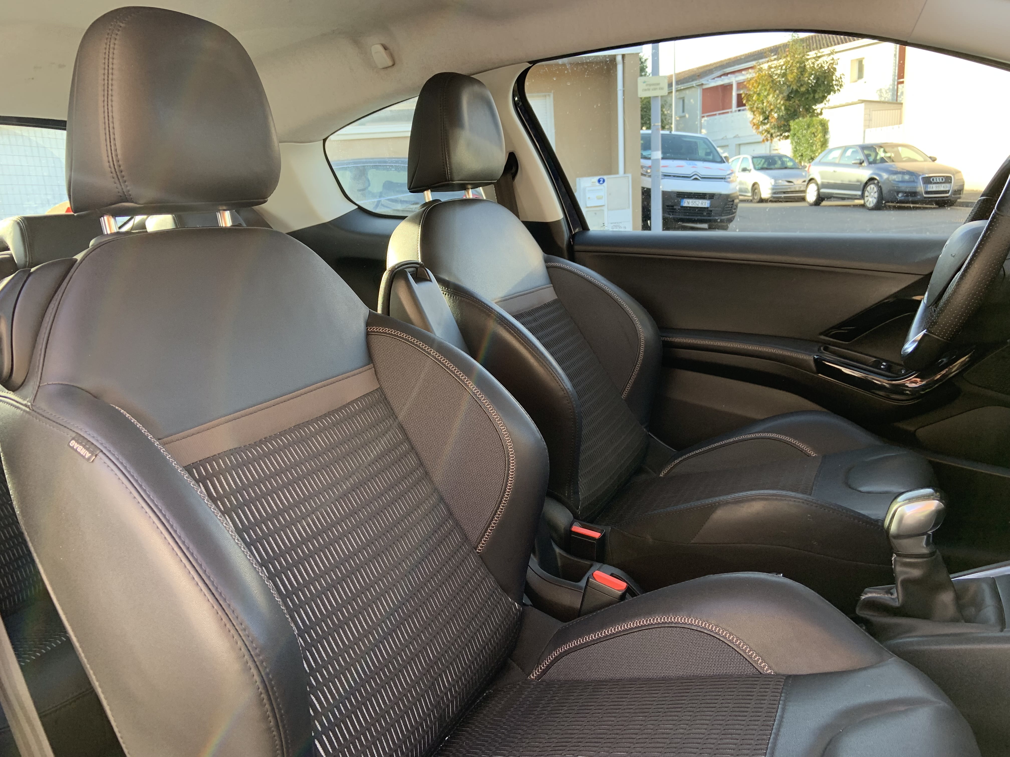 Peugeot 208 avec Port USB