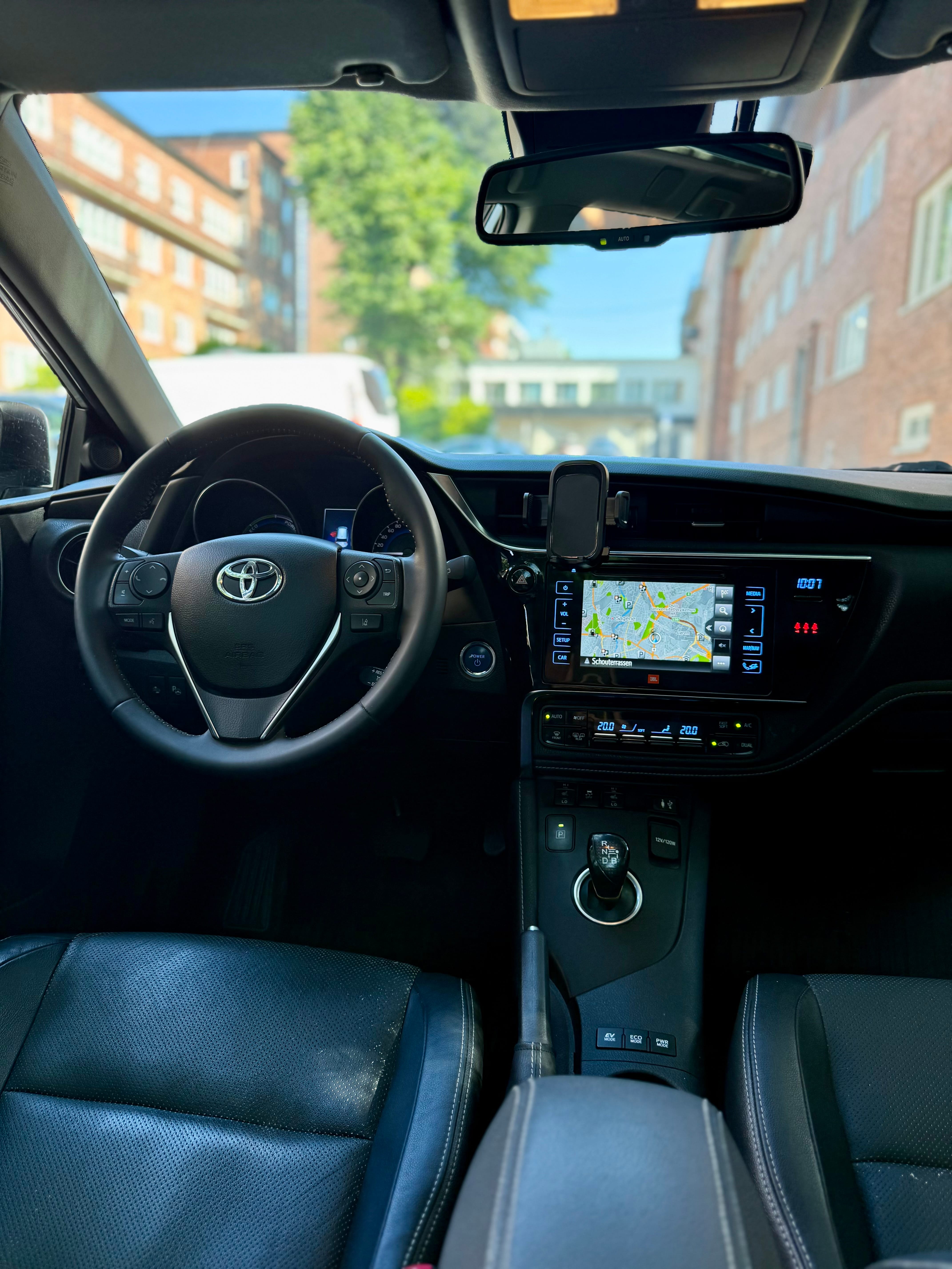 Toyota Auris with GPS