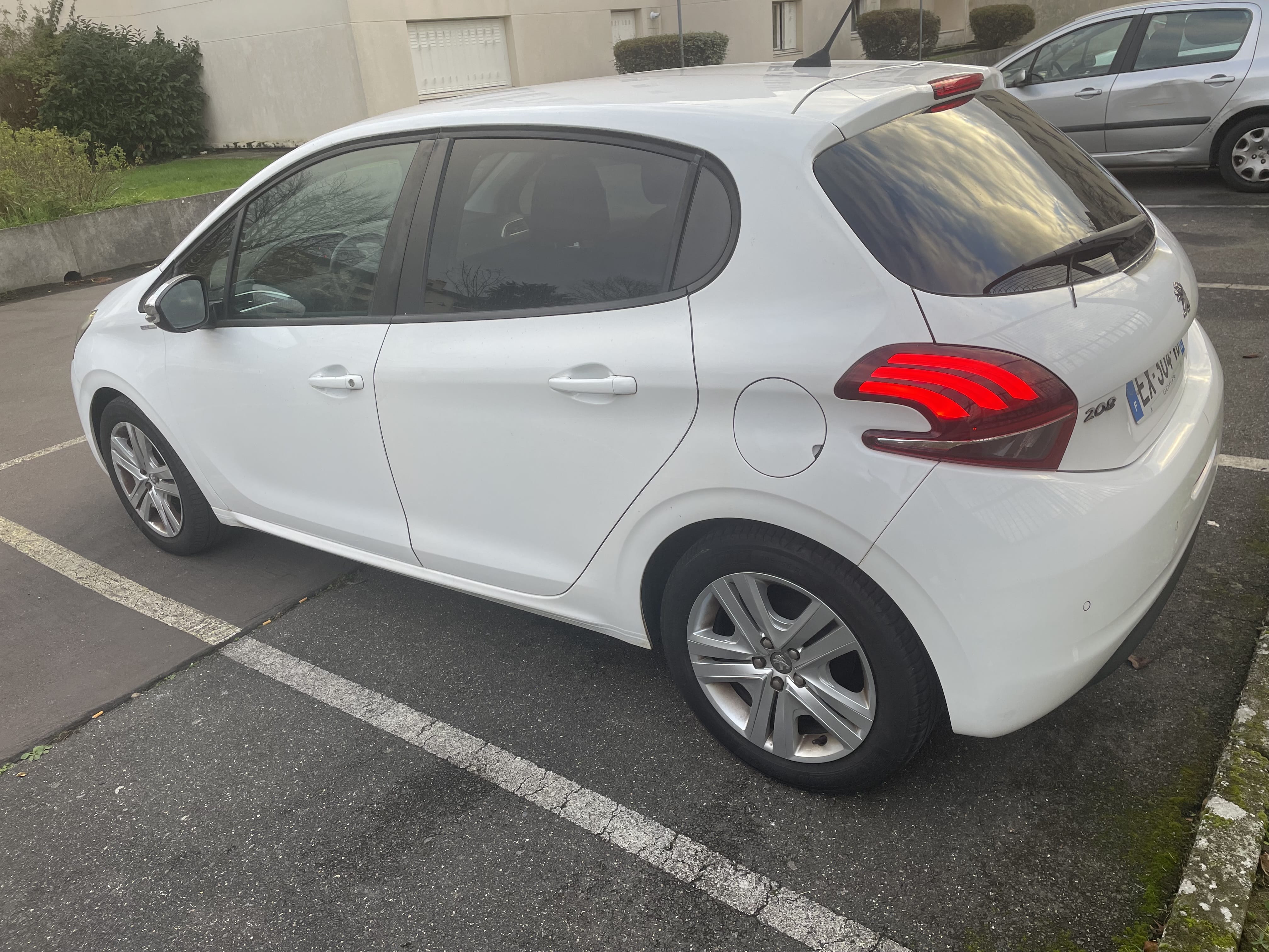 Peugeot 208 Bio-ethanol avec Climatisation