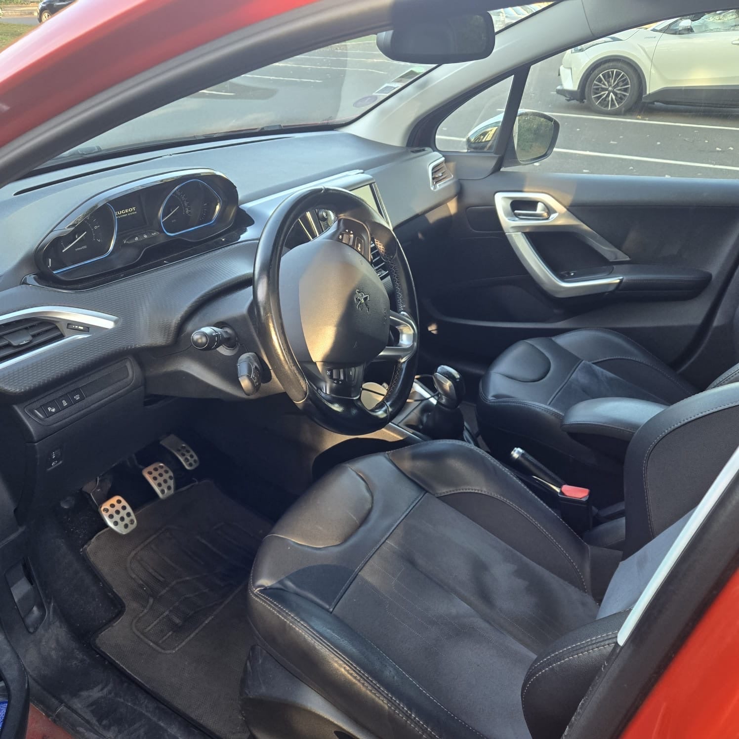 Peugeot 208 1.2 féline avec Audio Bluetooth