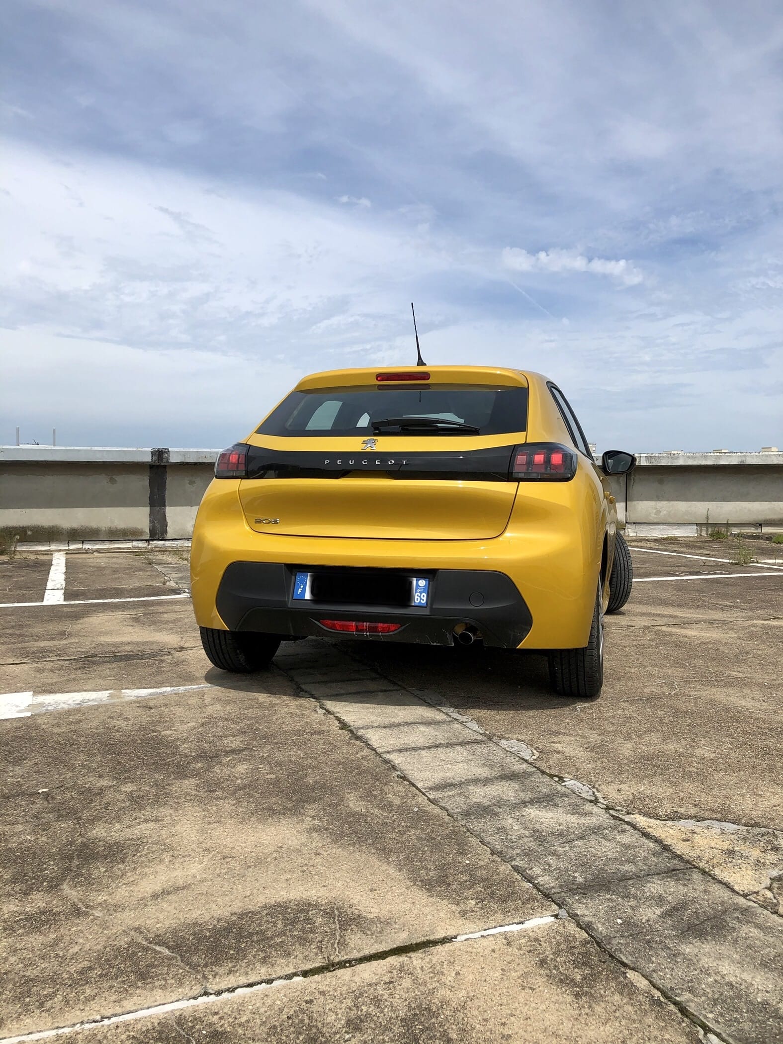 Peugeot 208 avec GPS