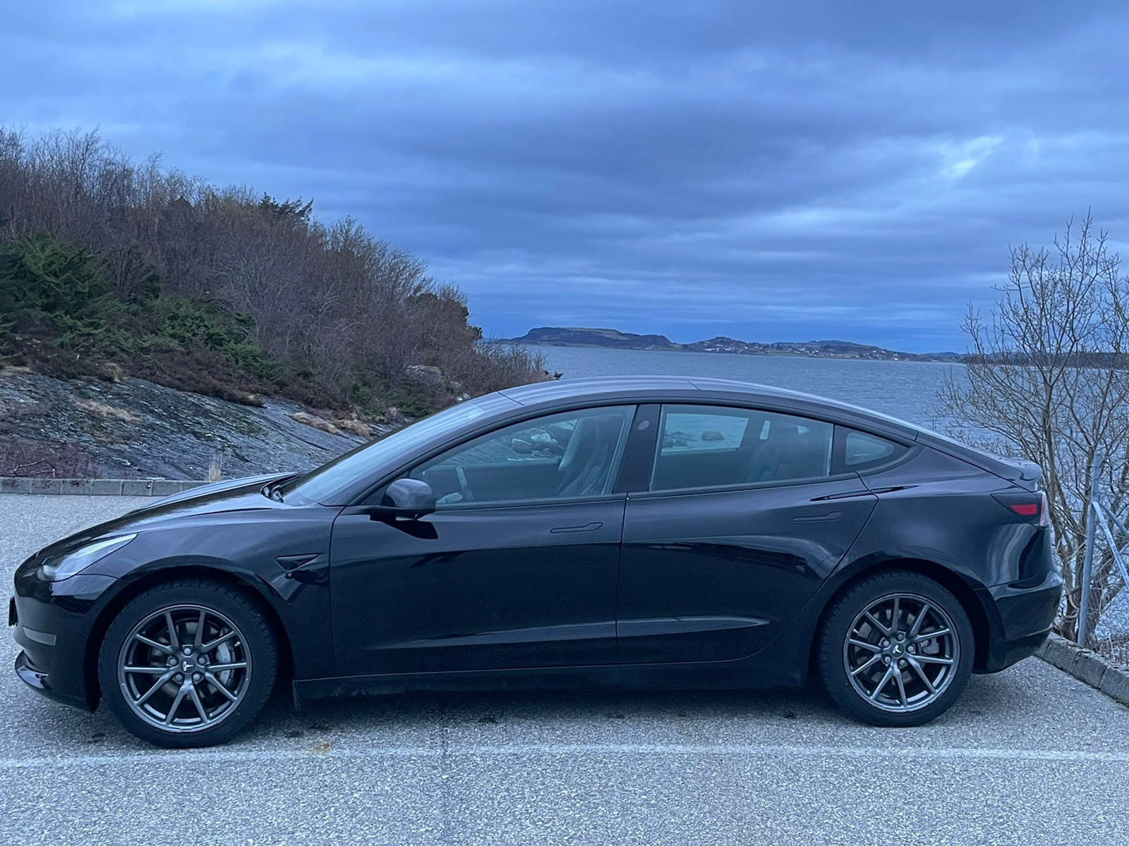 Tesla Model 3 Long Range It is a RWD with long range where you can expect 500+km range on the full charge, 2019, Elektrisk, automatisk