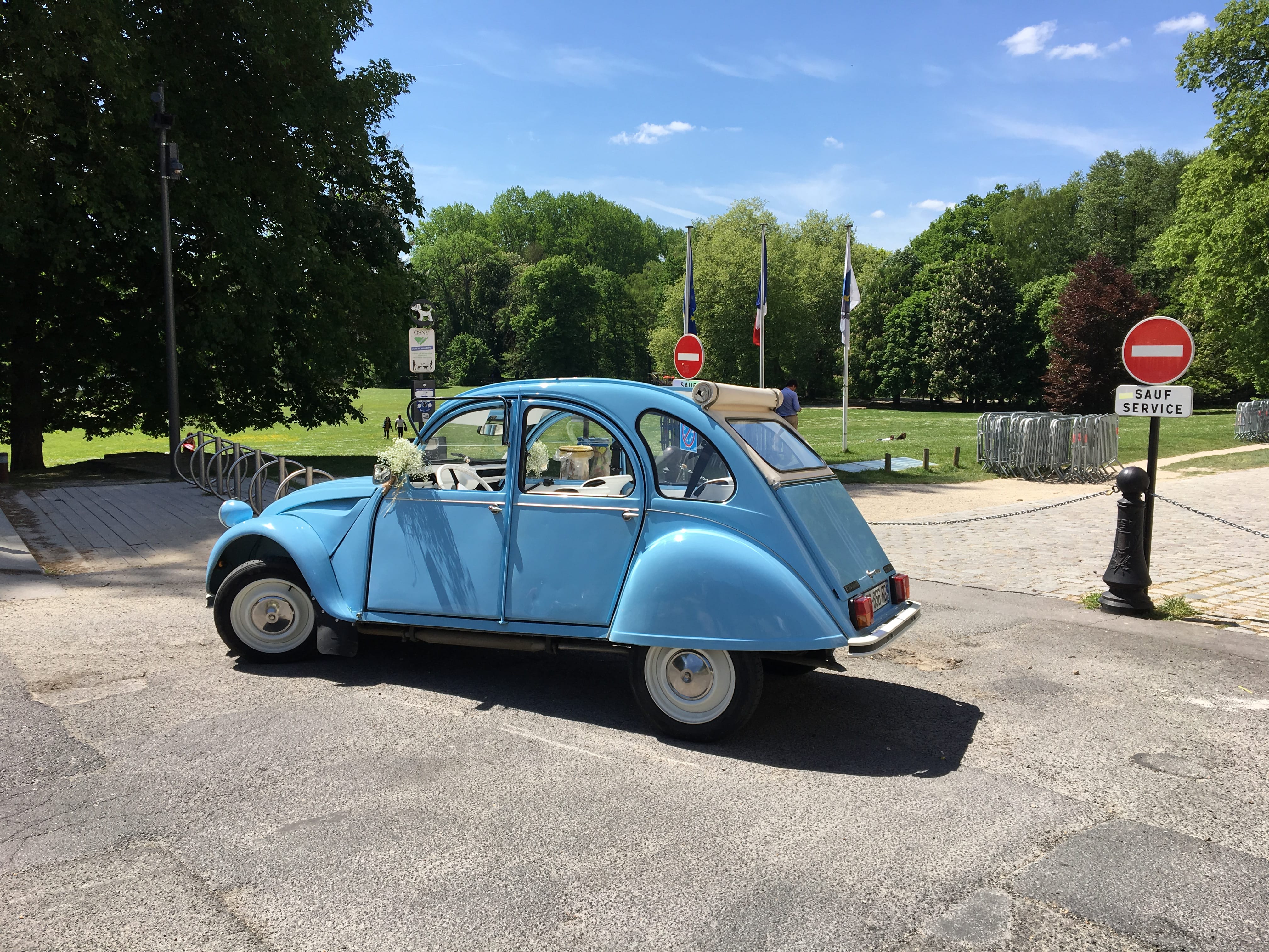 Citroen 2CV 6 Blue Virgin