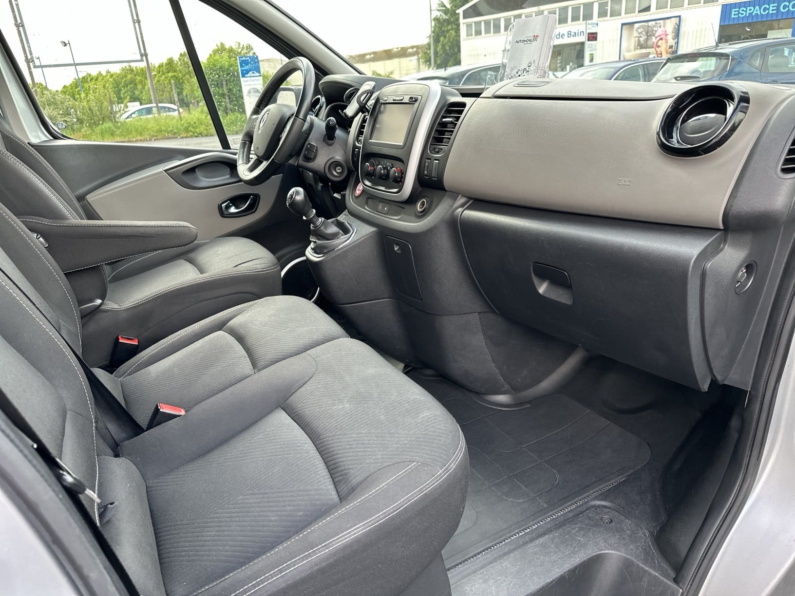 Renault Trafic Passenger 2.0 DCi 125Ch BVM6 Grand Confort 9 places avec Audio Bluetooth