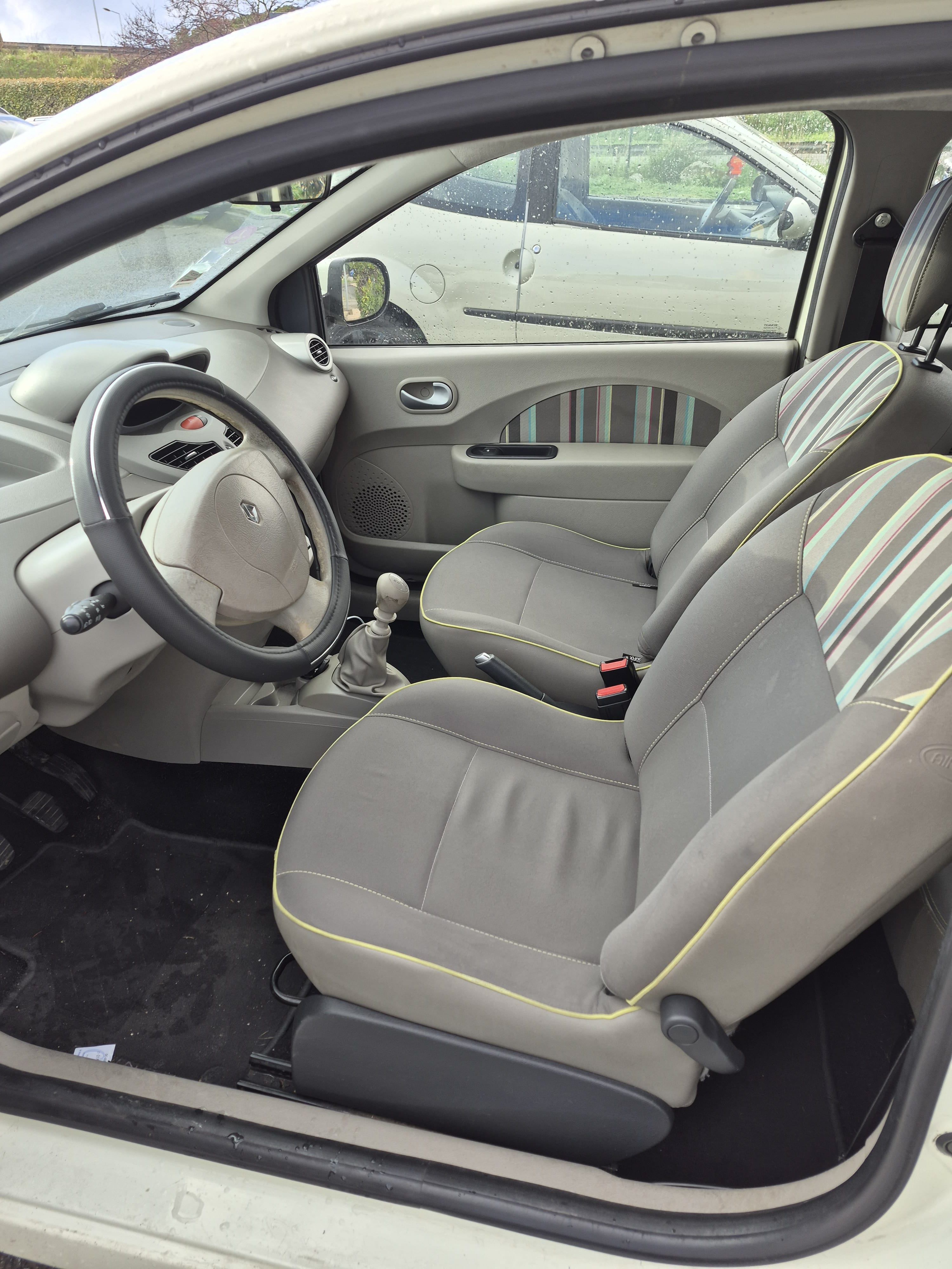 Renault Twingo III 1.2 avec Audio Bluetooth