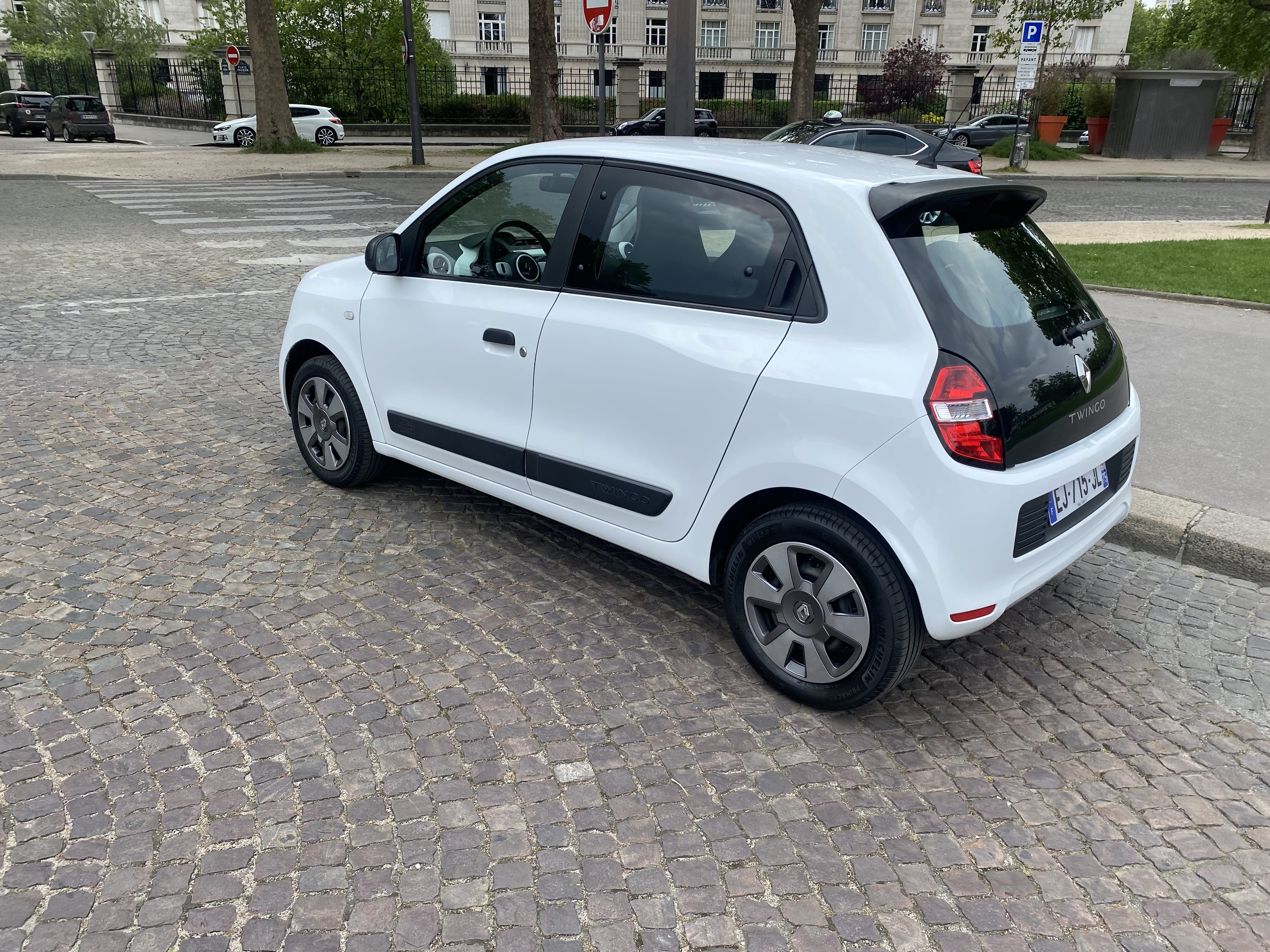 Renault Twingo Montparnasse / Métro plaisances /90cv / Bluetooth avec Climatisation