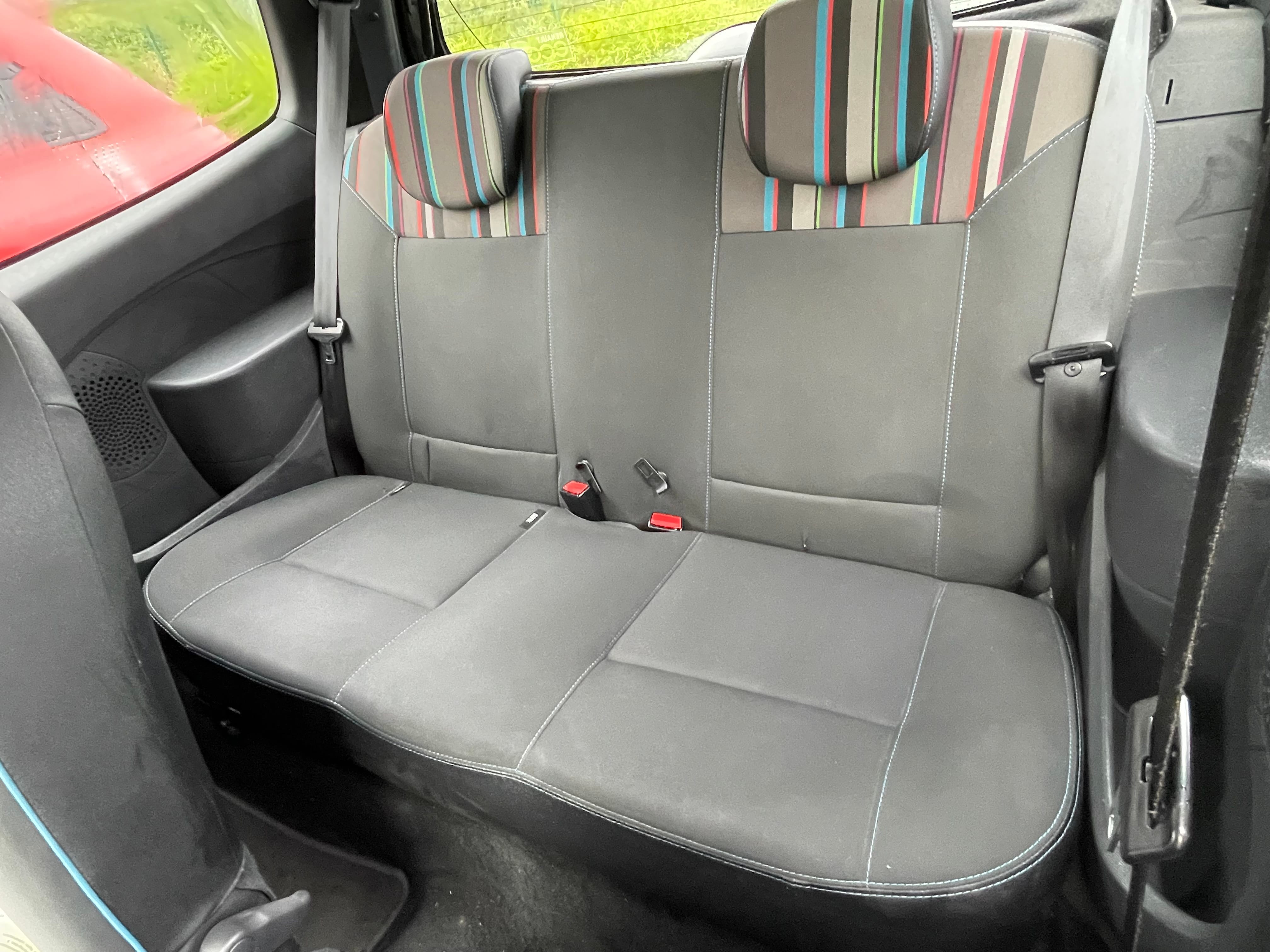 Renault Twingo III 1.2 avec Entrée audio / iPod
