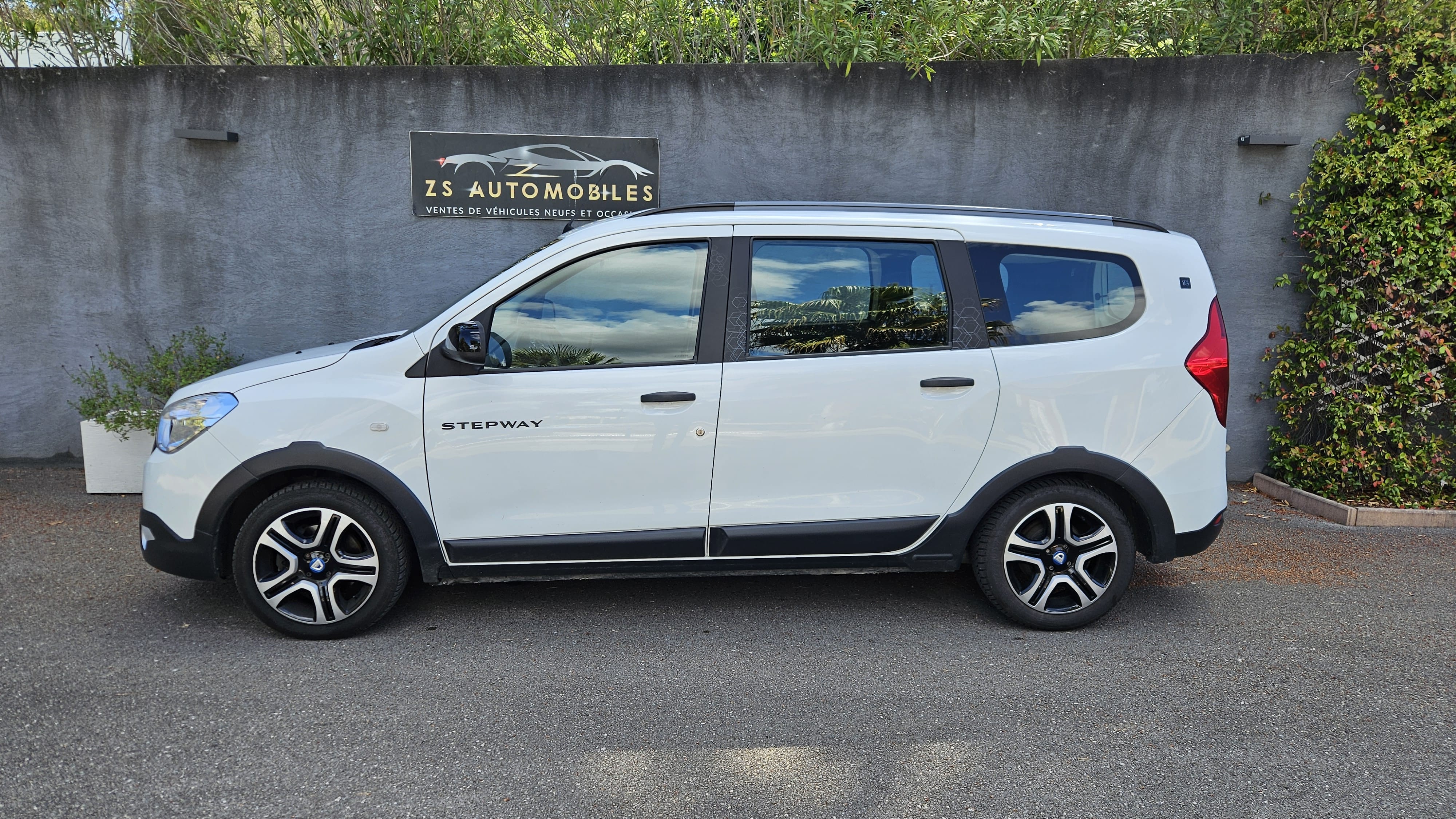 Dacia Lodgy avec Climatisation