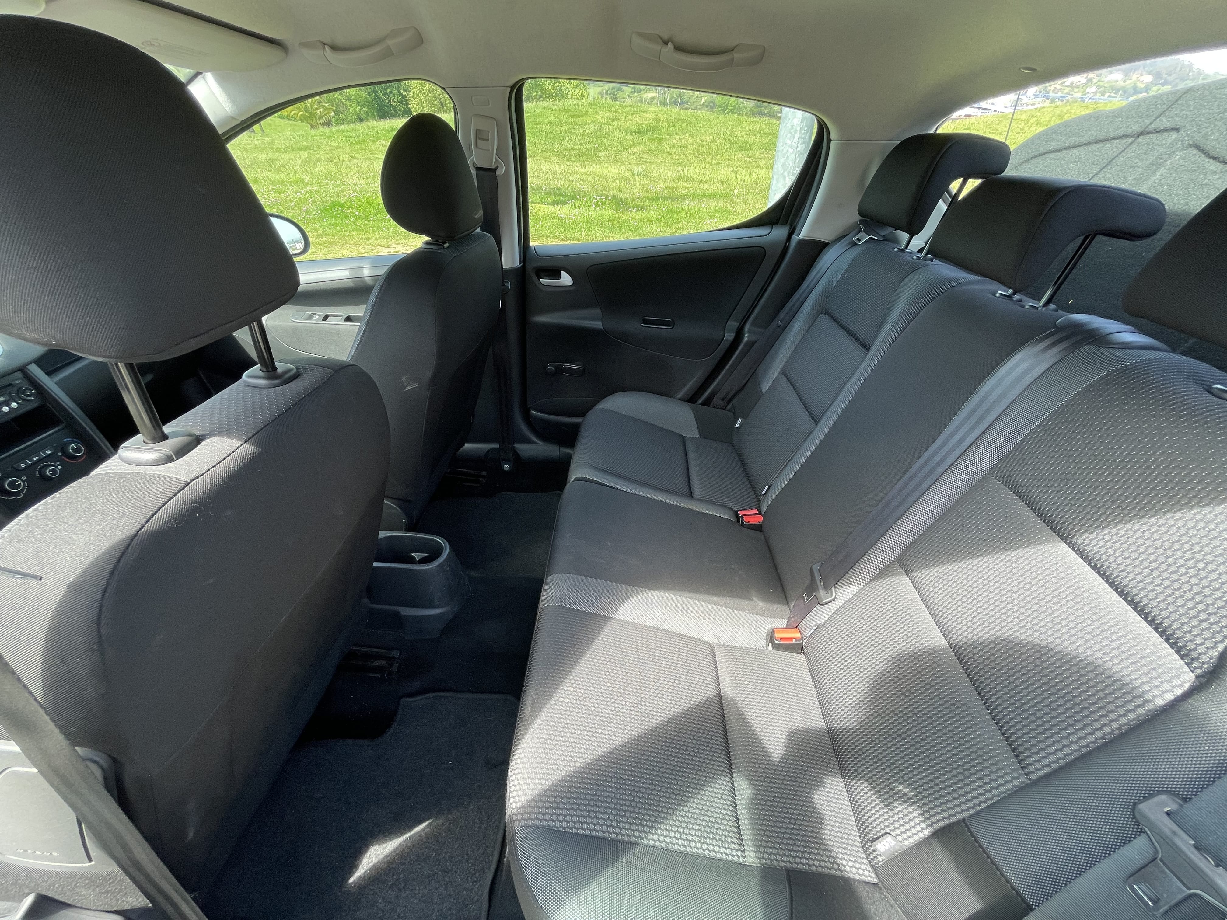 Peugeot 207 1.4 med Lydinngang