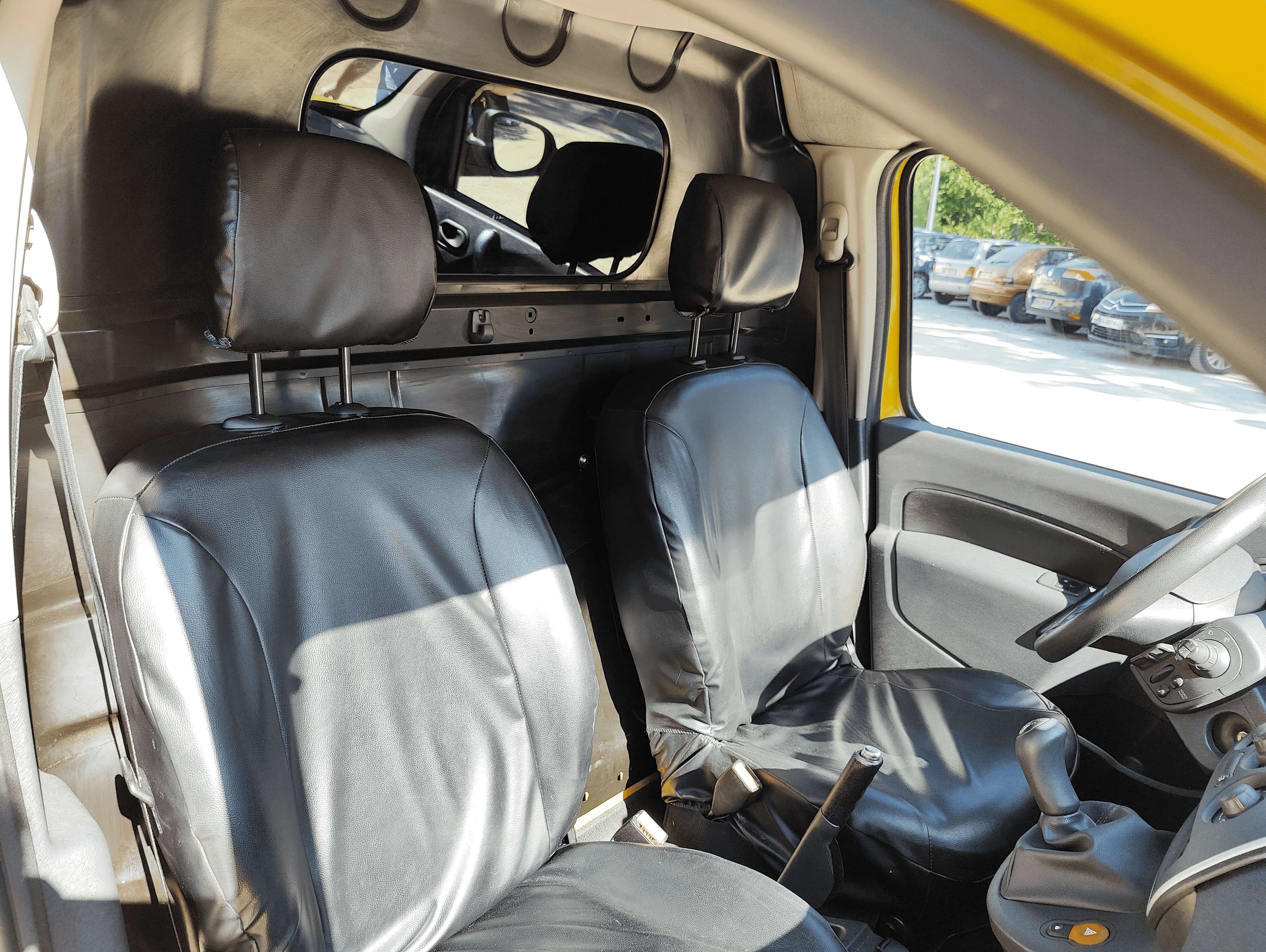 Renault Kangoo Fourgon avec diable, girafon et attelage (1.5 DCI 75ch)