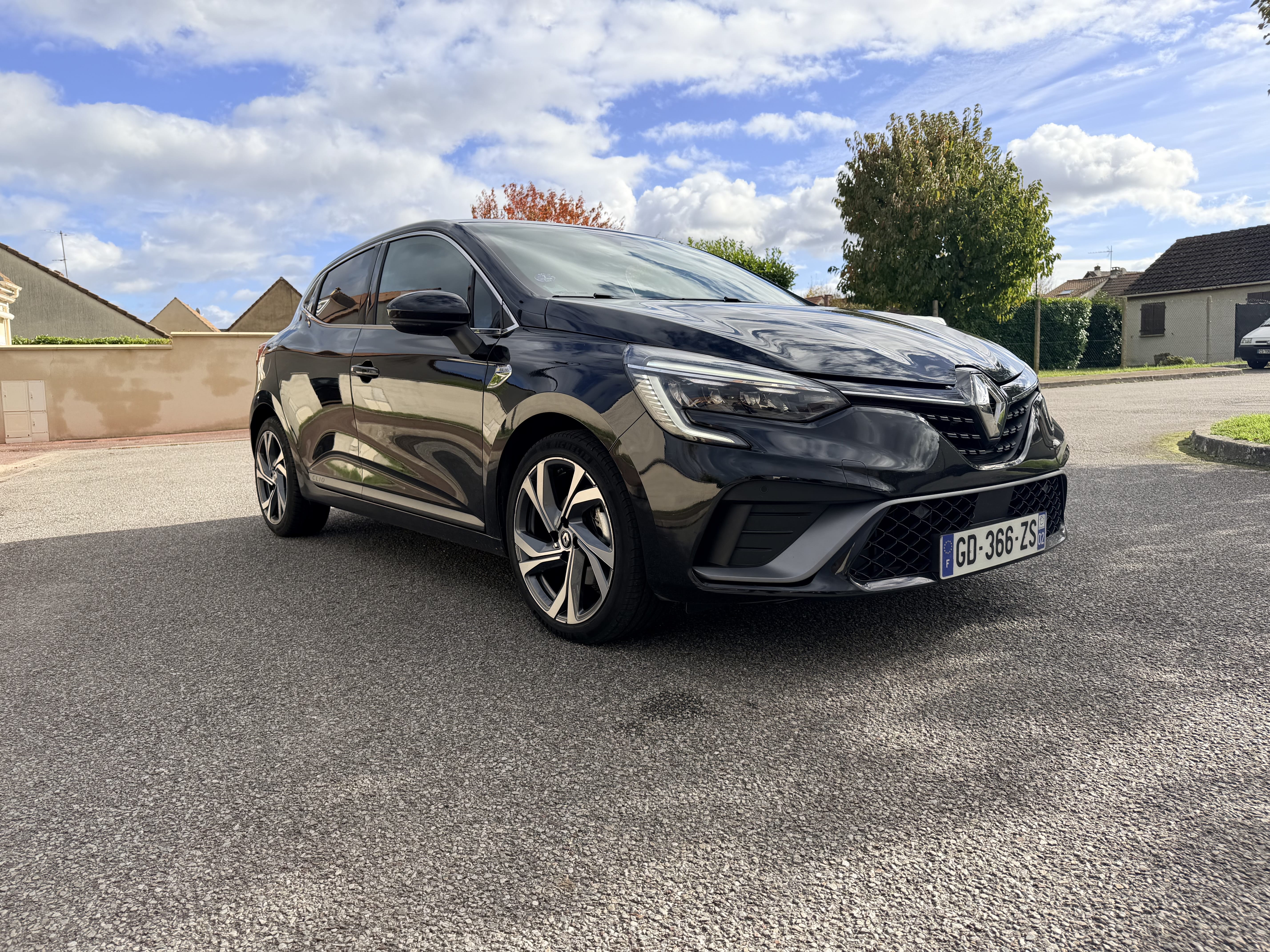 Renault Clio E-tech Hybride, 2022, Essence 95 / Elektrisk (hybrid), automatisk