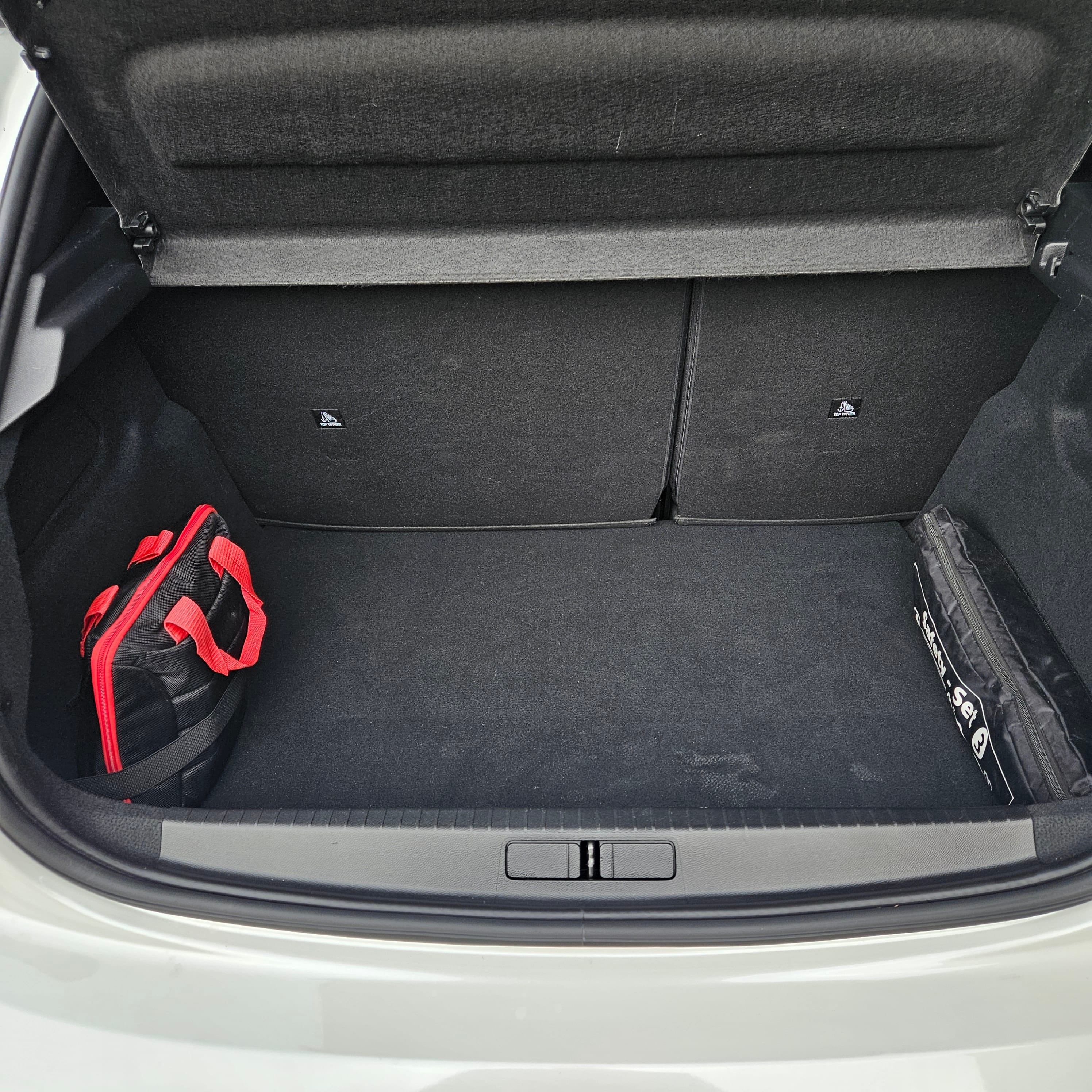 Peugeot 208 GT Line 100 CH avec Siège bébé