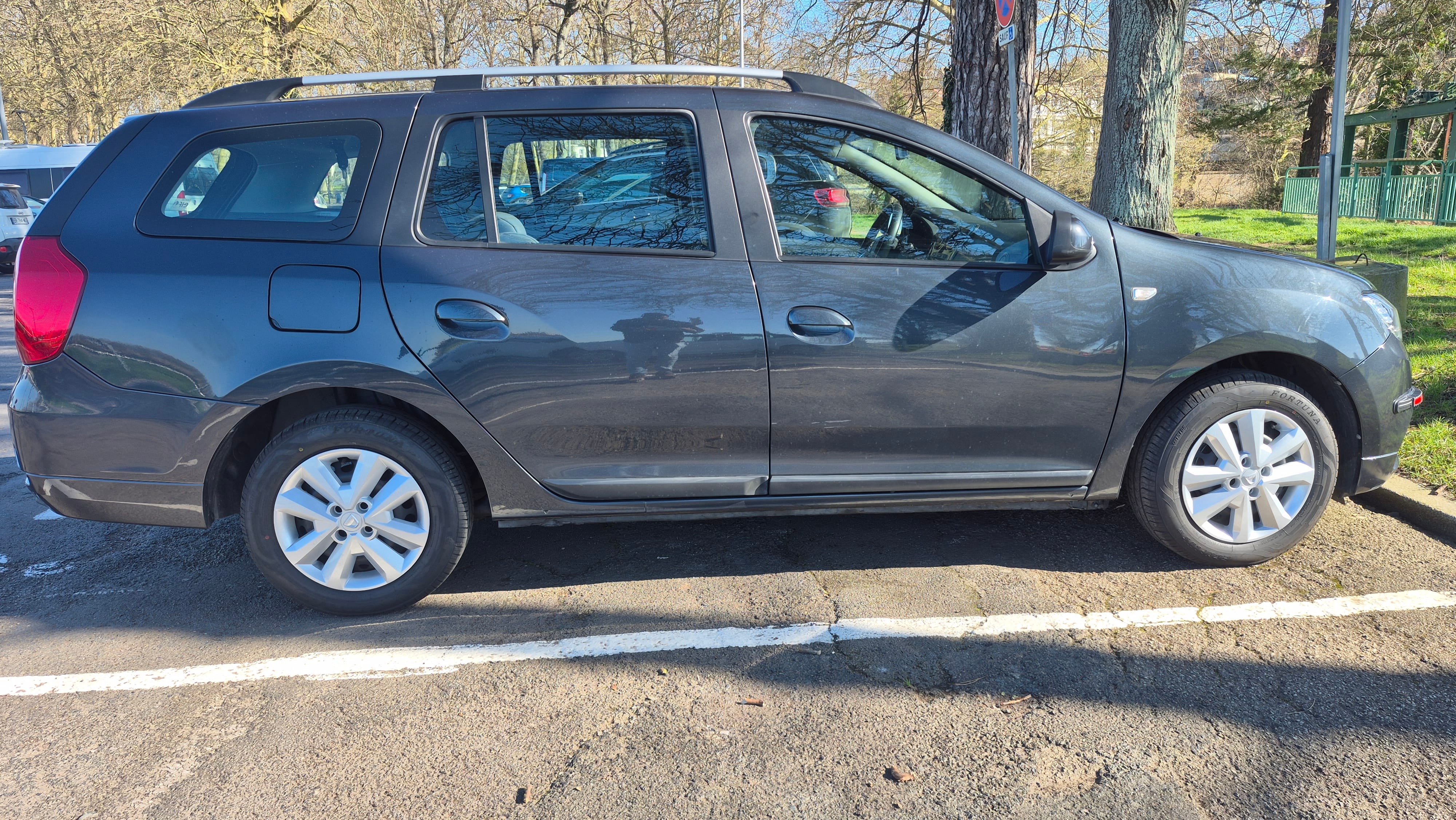 Dacia Logan MCV Sce 75 Lauréate avec Climatisation