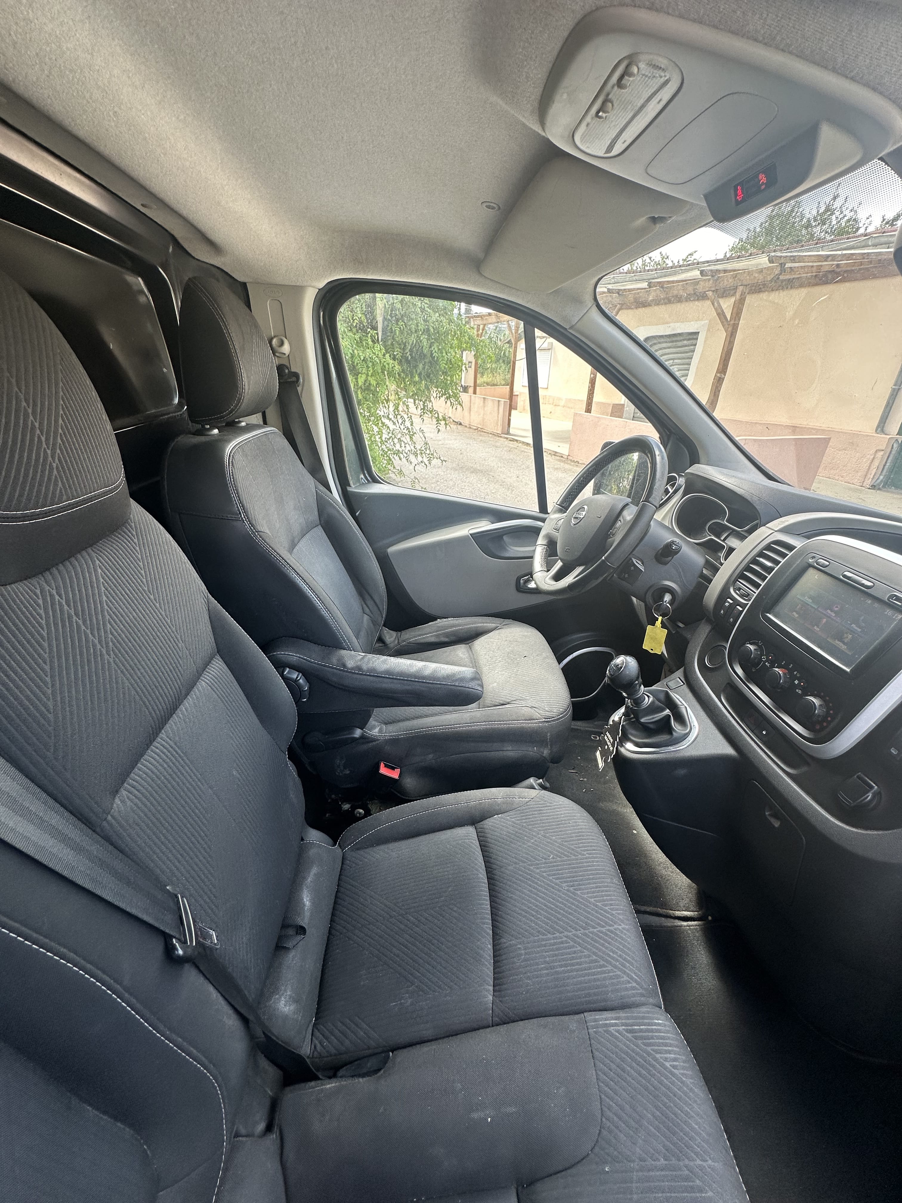 Nissan NV300 avec Audio Bluetooth