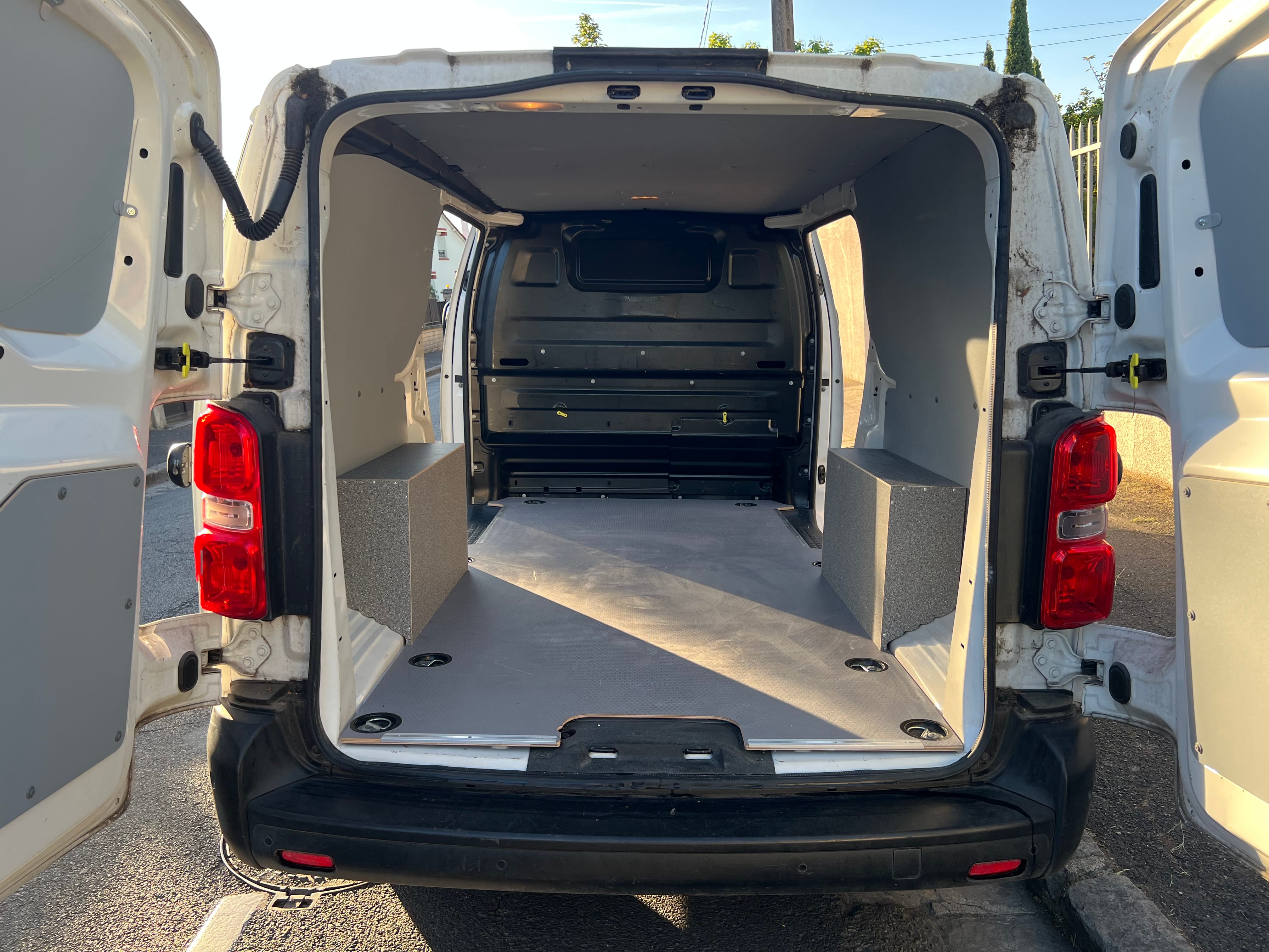 Citroen Ë-Jumpy XL 75 kWh | stationnement gratuit Paris avec GPS