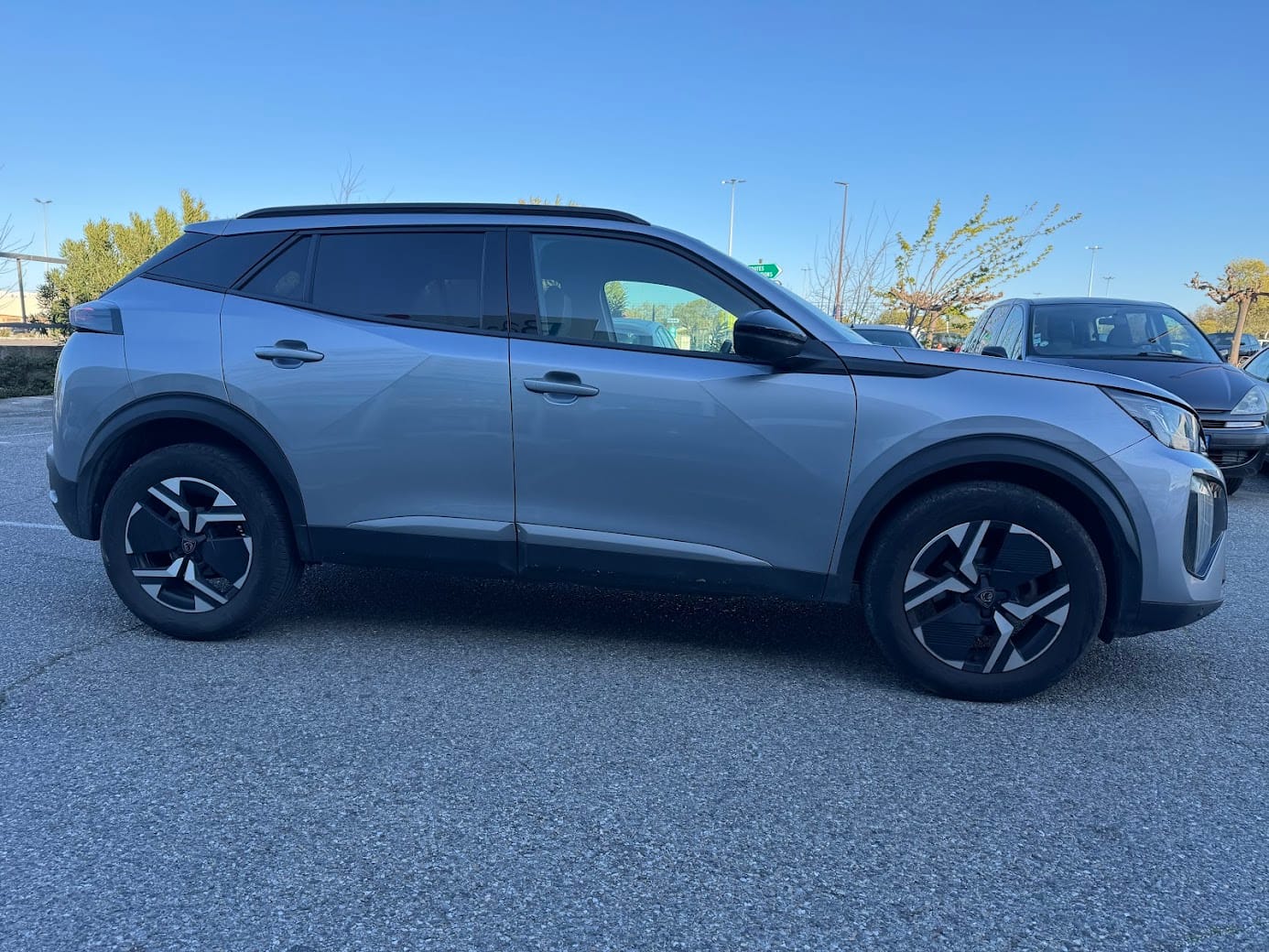 Peugeot 2008 Ess BV auto GT700ZZ avec Climatisation