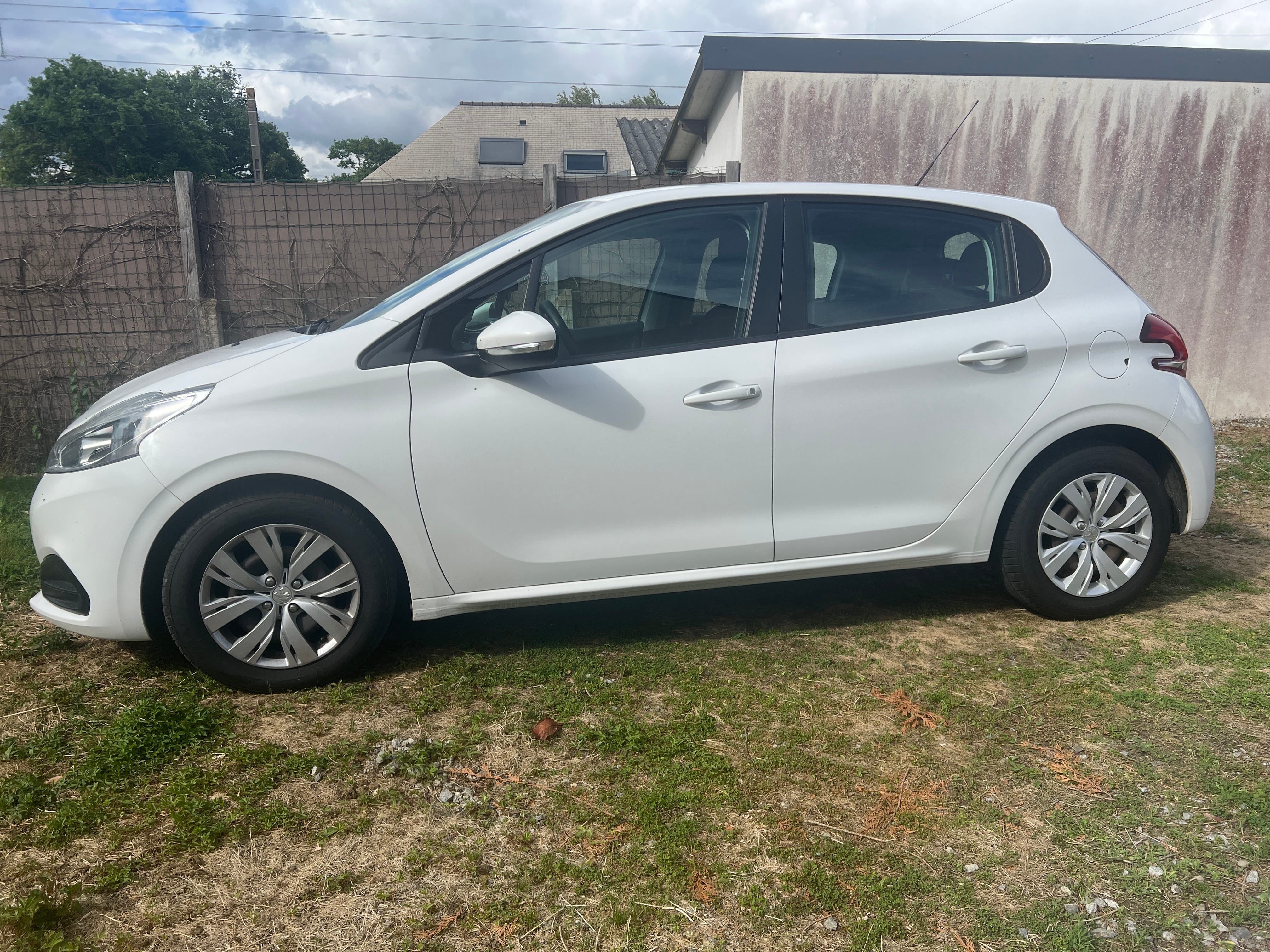 Peugeot 208 avec Climatisation