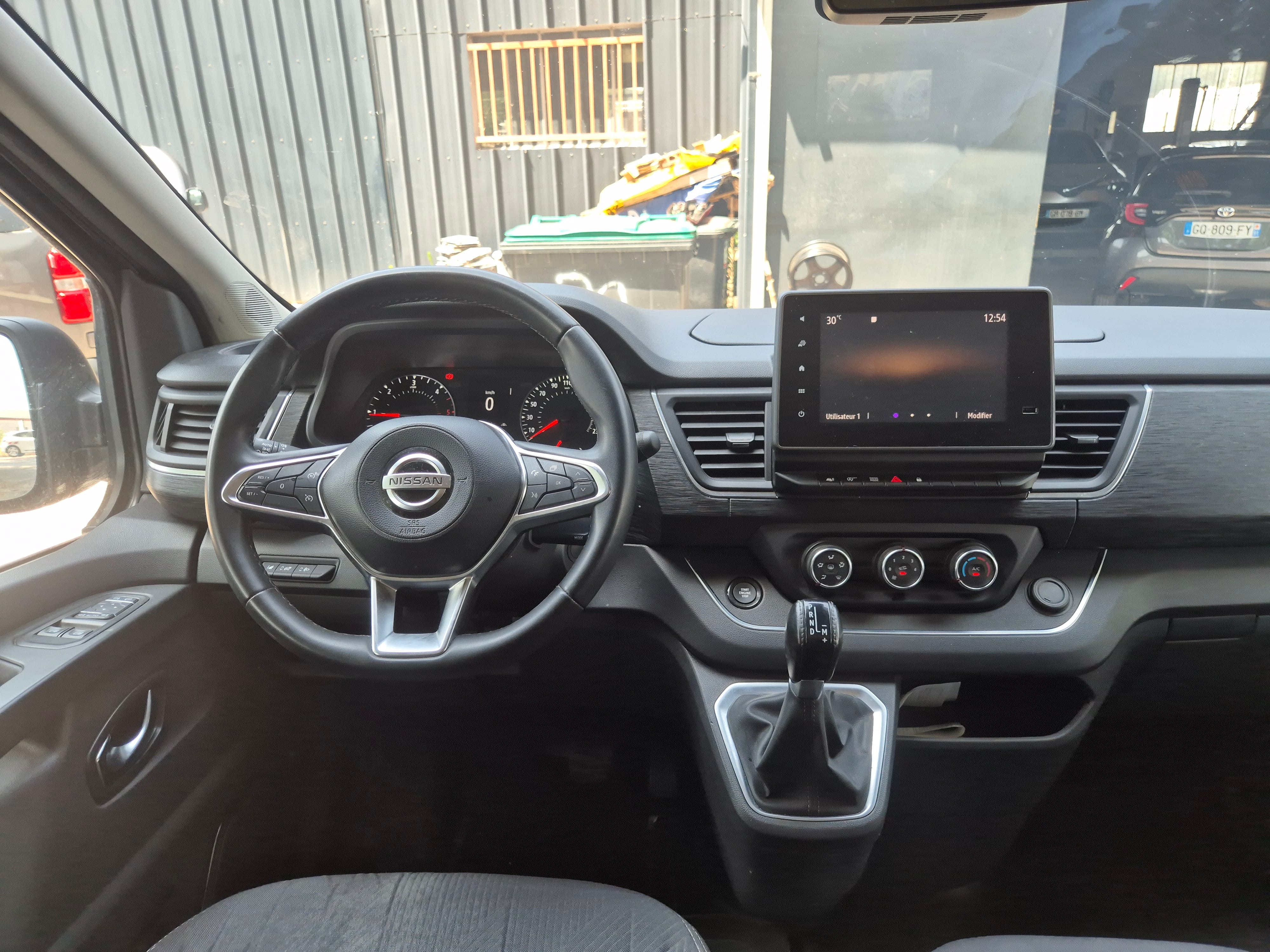Nissan NV300 Minibus avec GPS