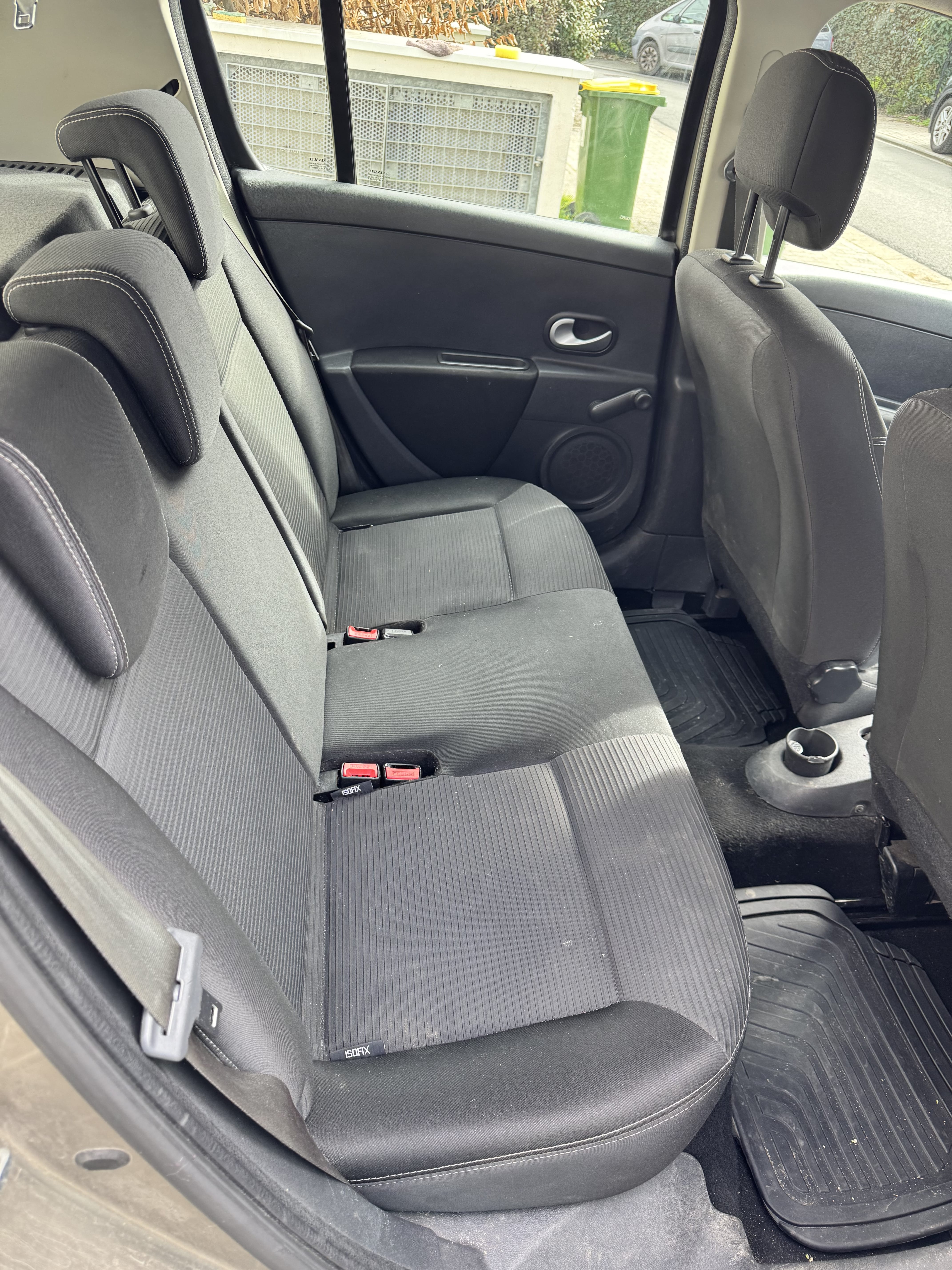 Renault Clio DCI avec Siège bébé