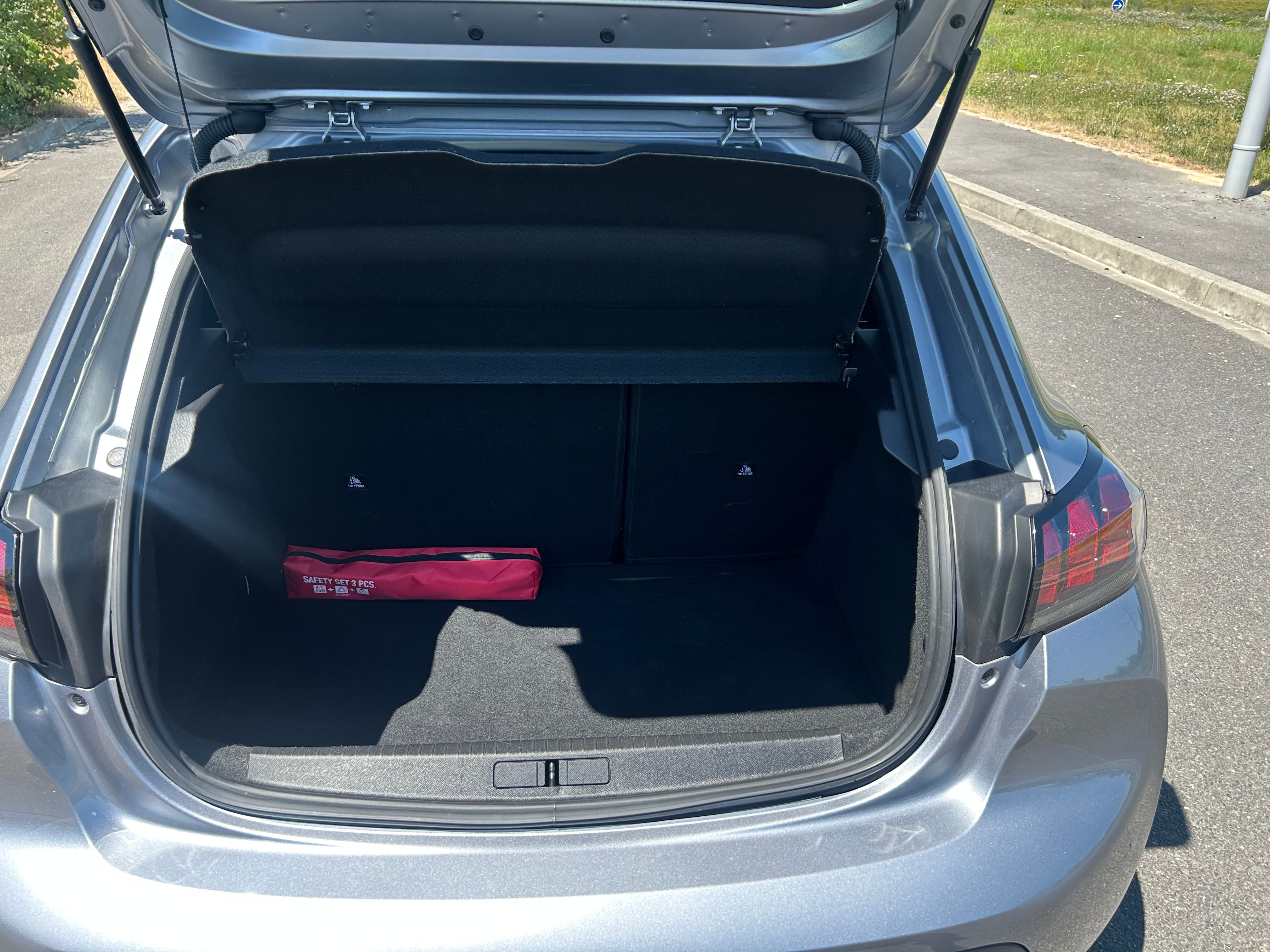 Peugeot 208 avec Apple CarPlay