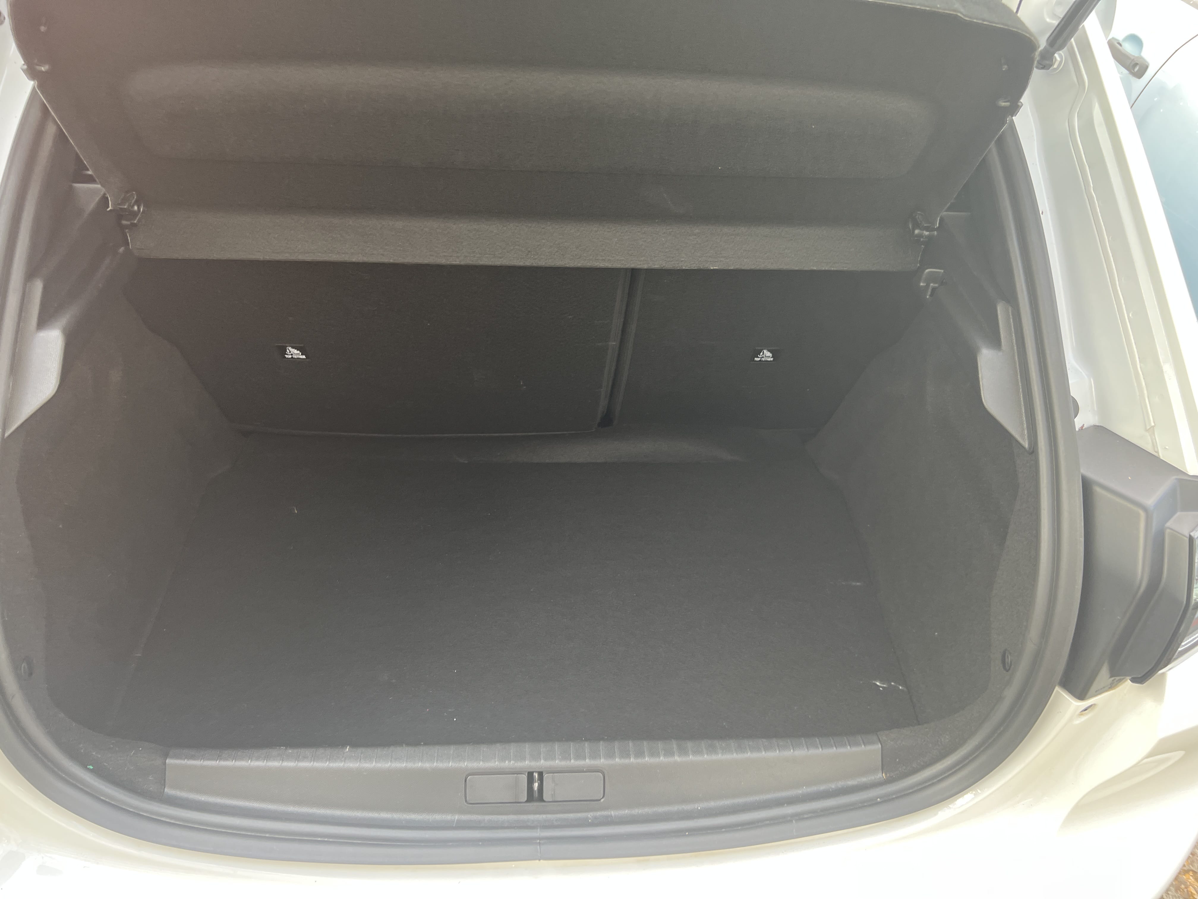 Peugeot 208 avec Apple CarPlay