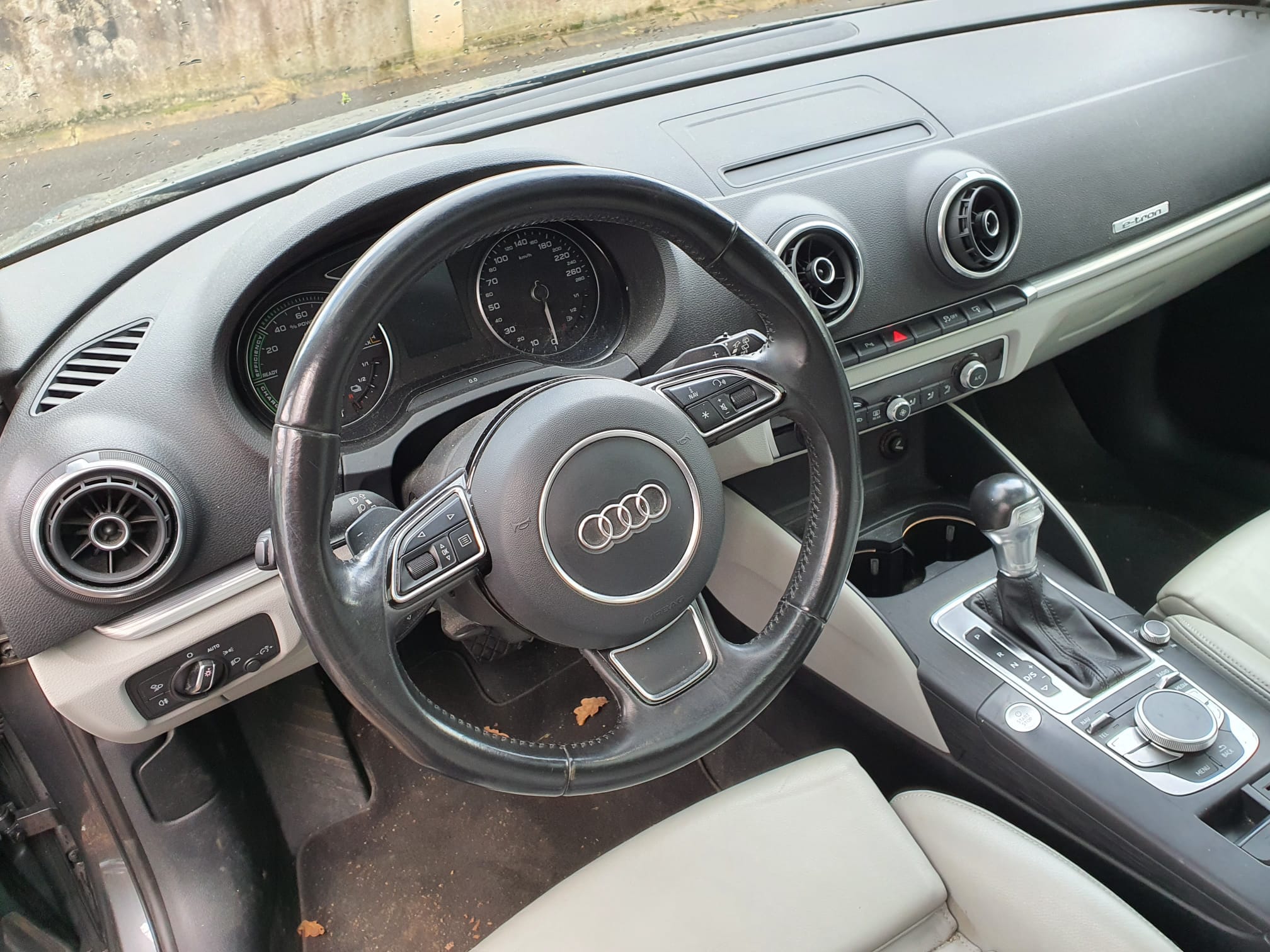 Audi A3 Sportback e-tron avec Régulateur de vitesse