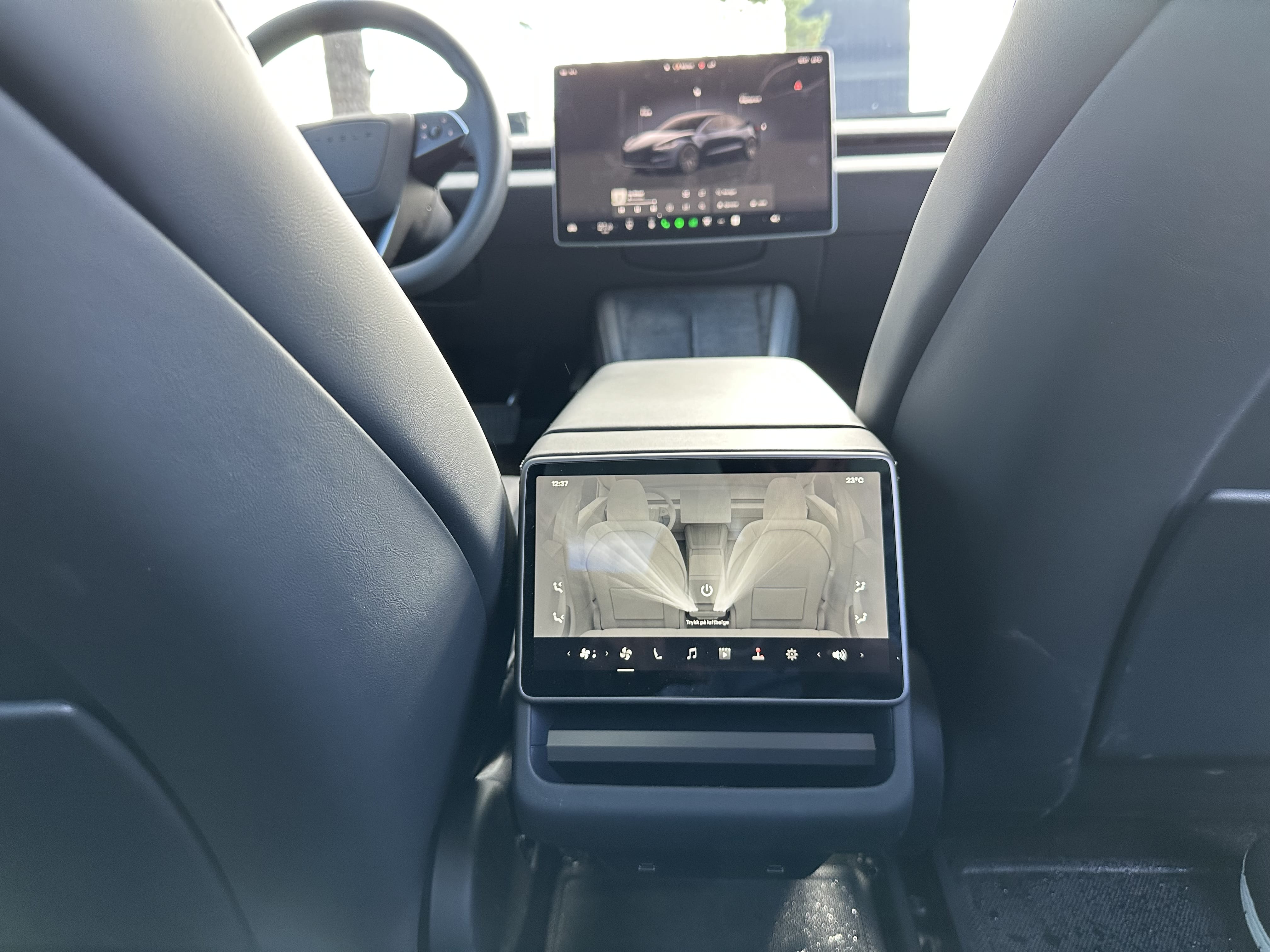 Tesla Model 3 Long Range Highland med Bluetooth audio