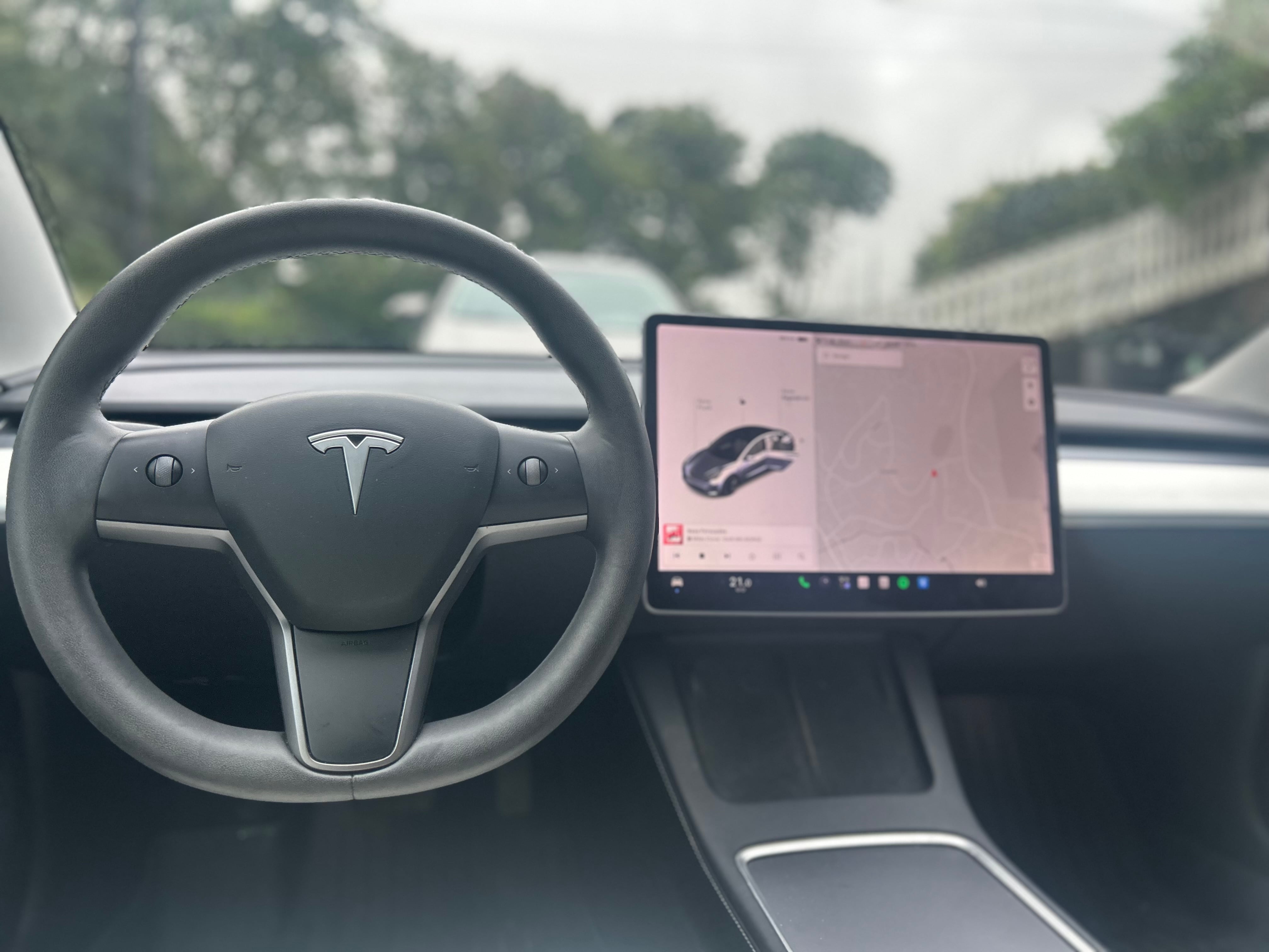 Tesla Model 3 med GPS