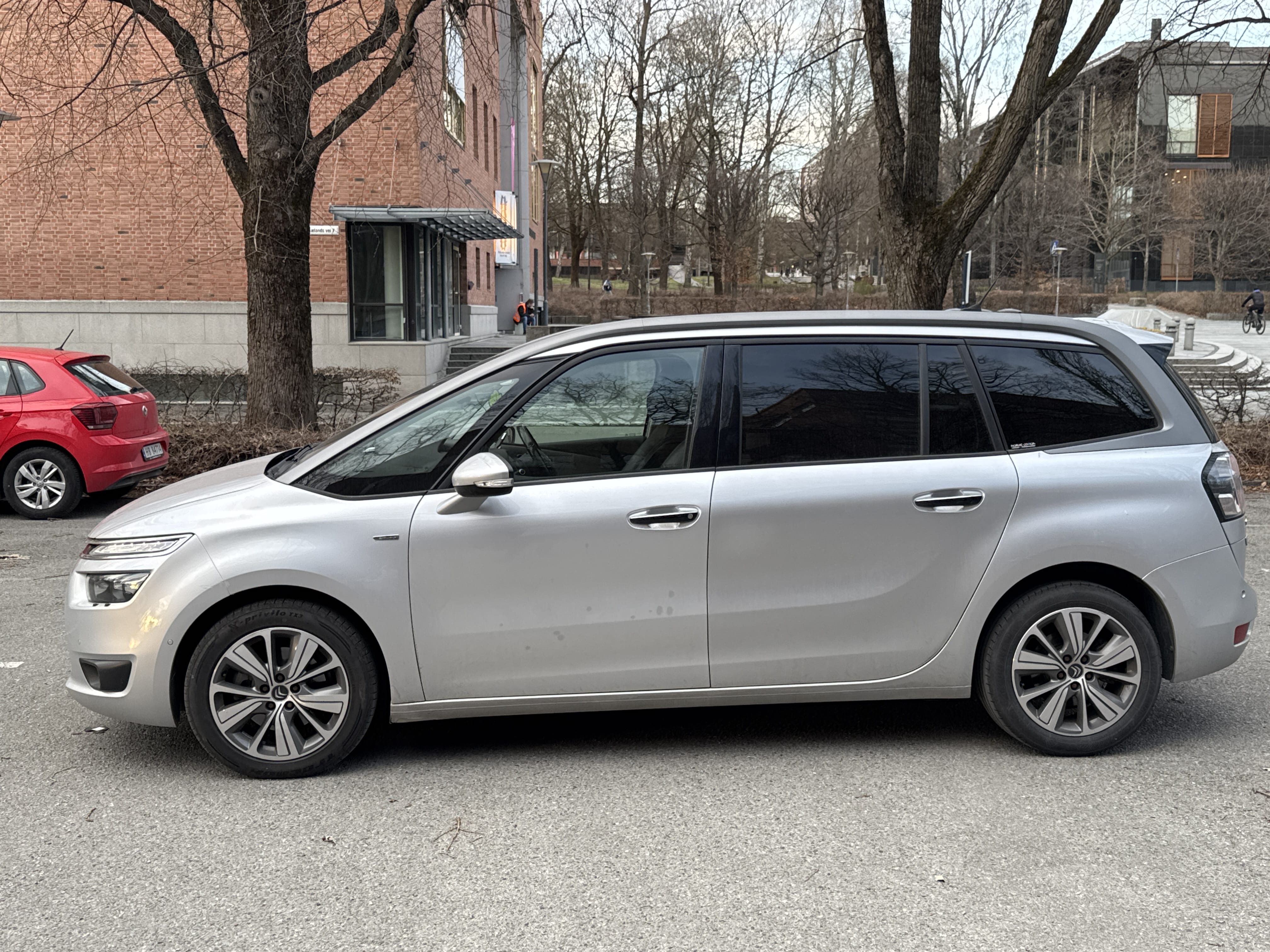 Citroen Grand C4 Picasso with Air conditioning
