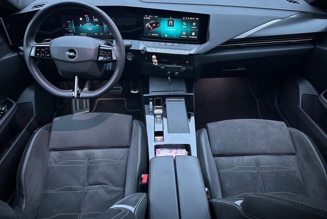 Opel Astra Hybride avec Régulateur de vitesse