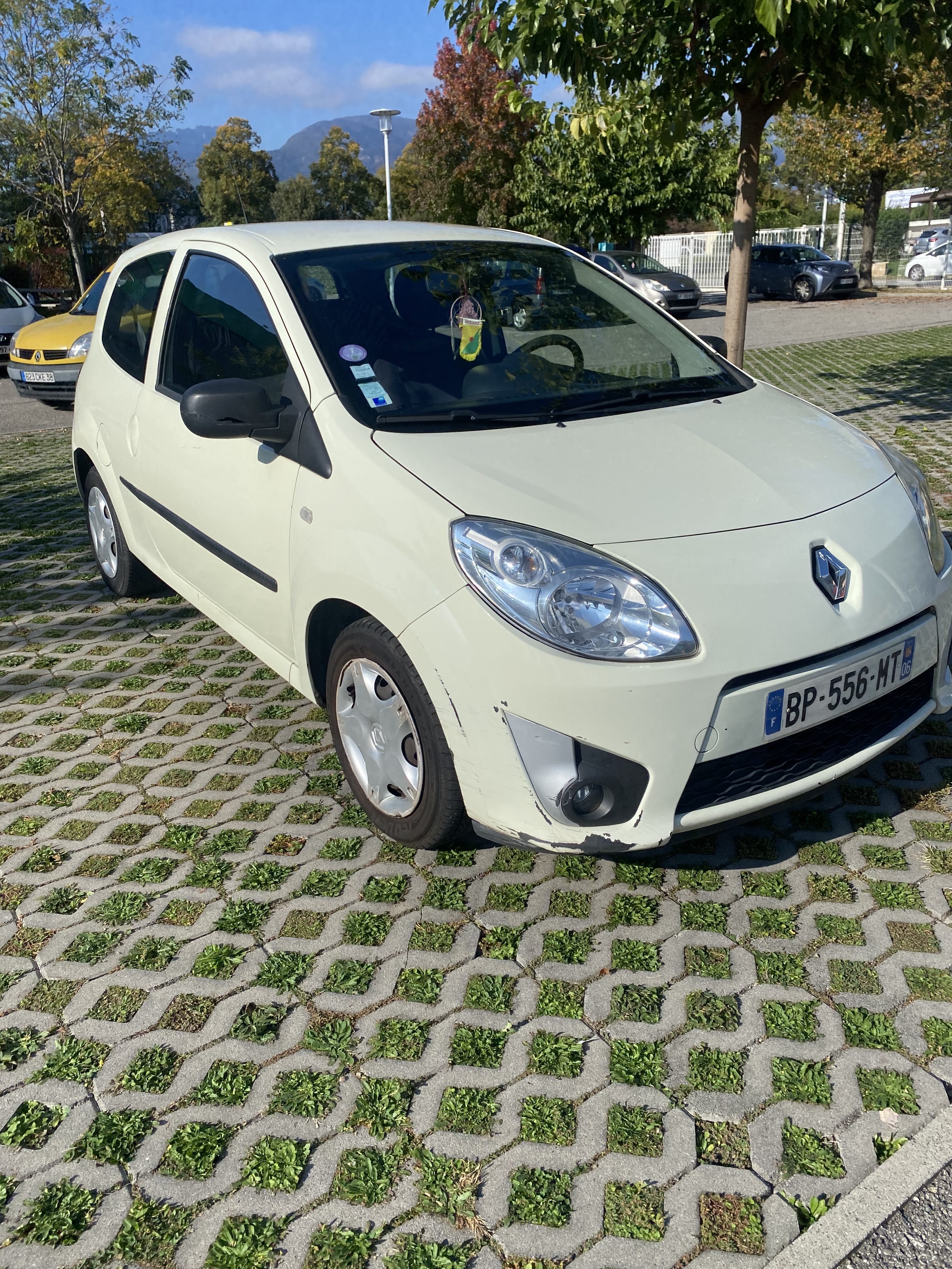 Renault Twingo II, 2011, Essence 98