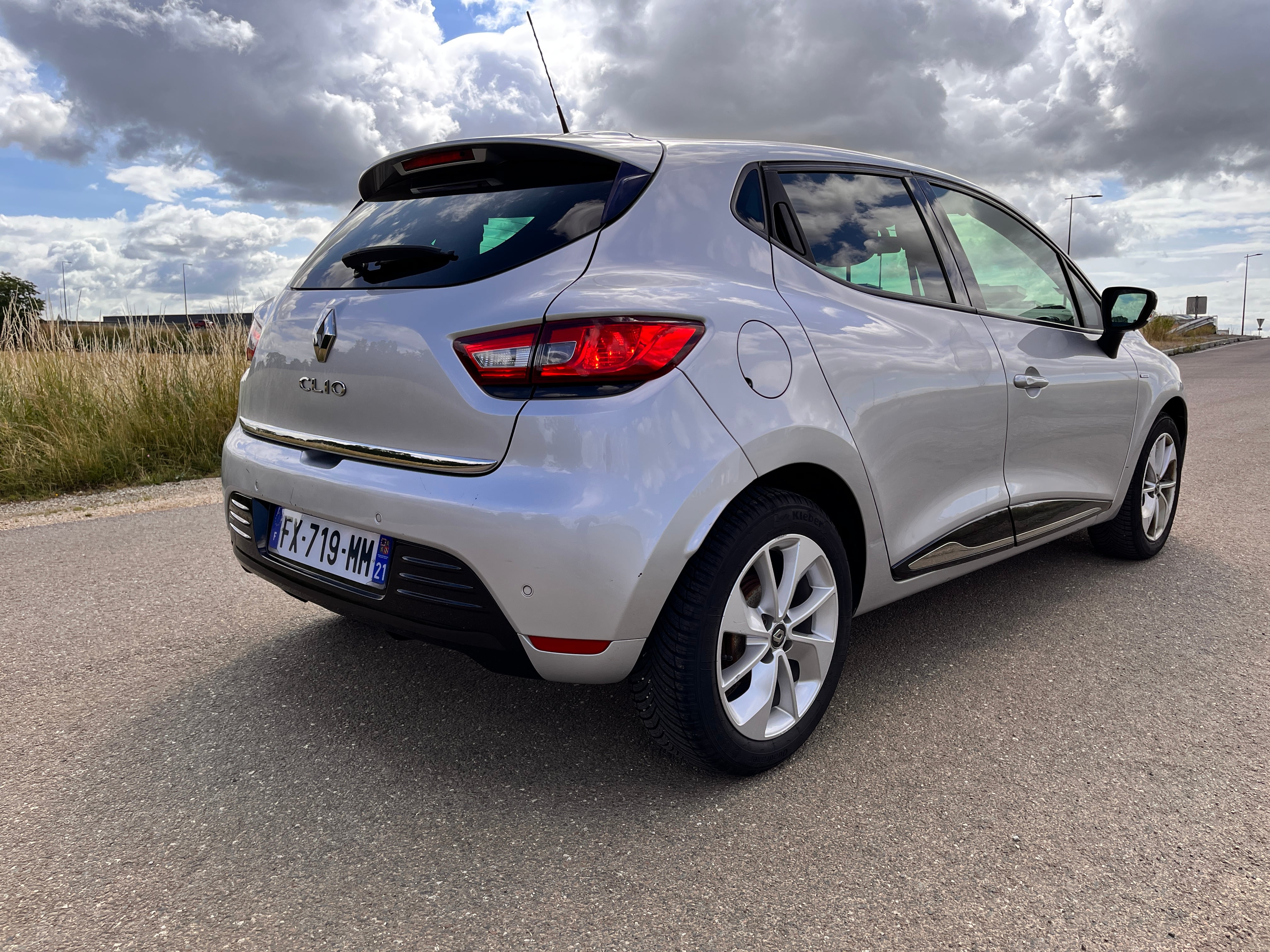 Renault Clio Limited 0,9 TCe Energy avec Climatisation