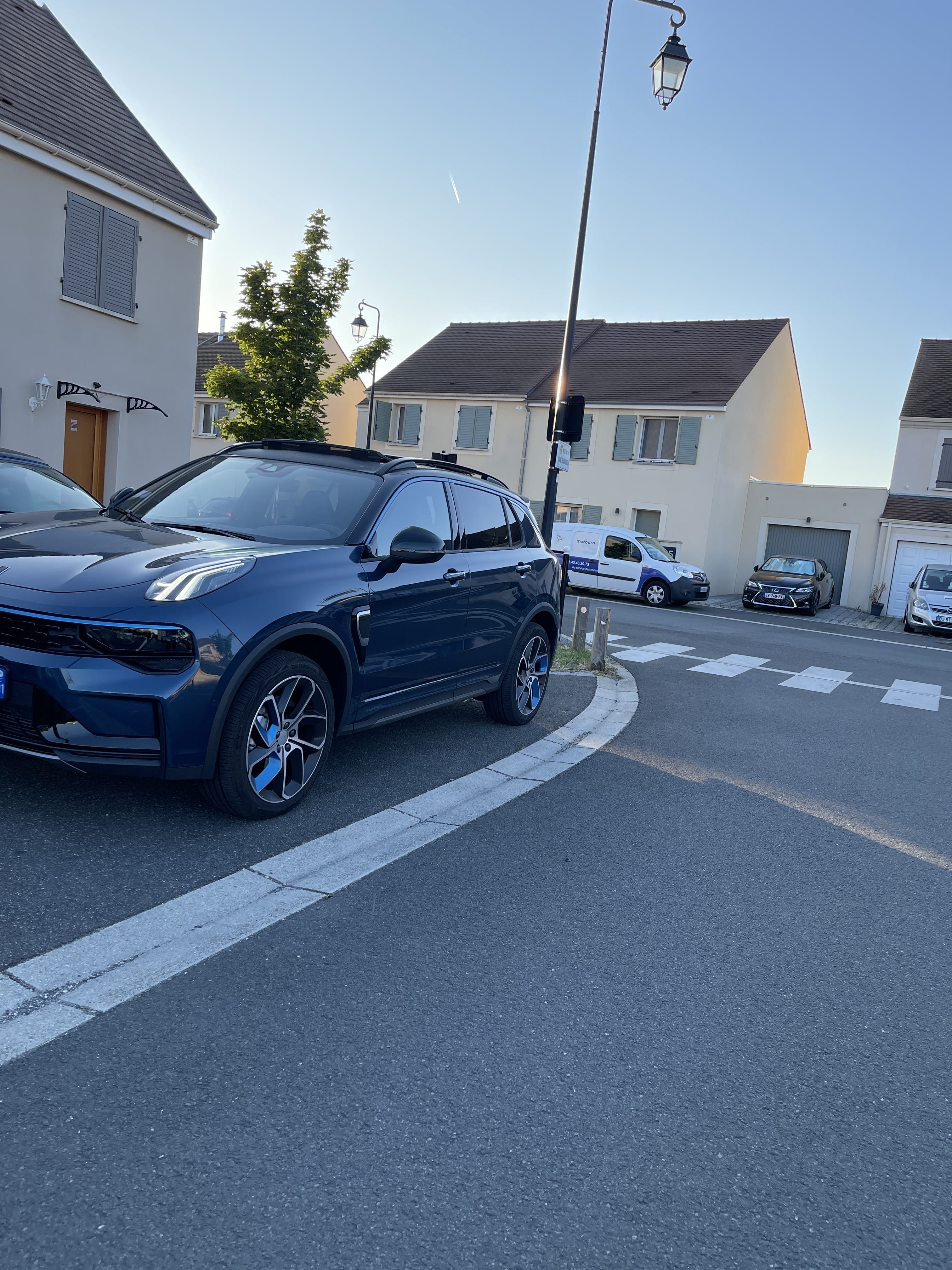 Lynk & Co 01, 2023, Essence 95 / Électrique (hybride), automatique