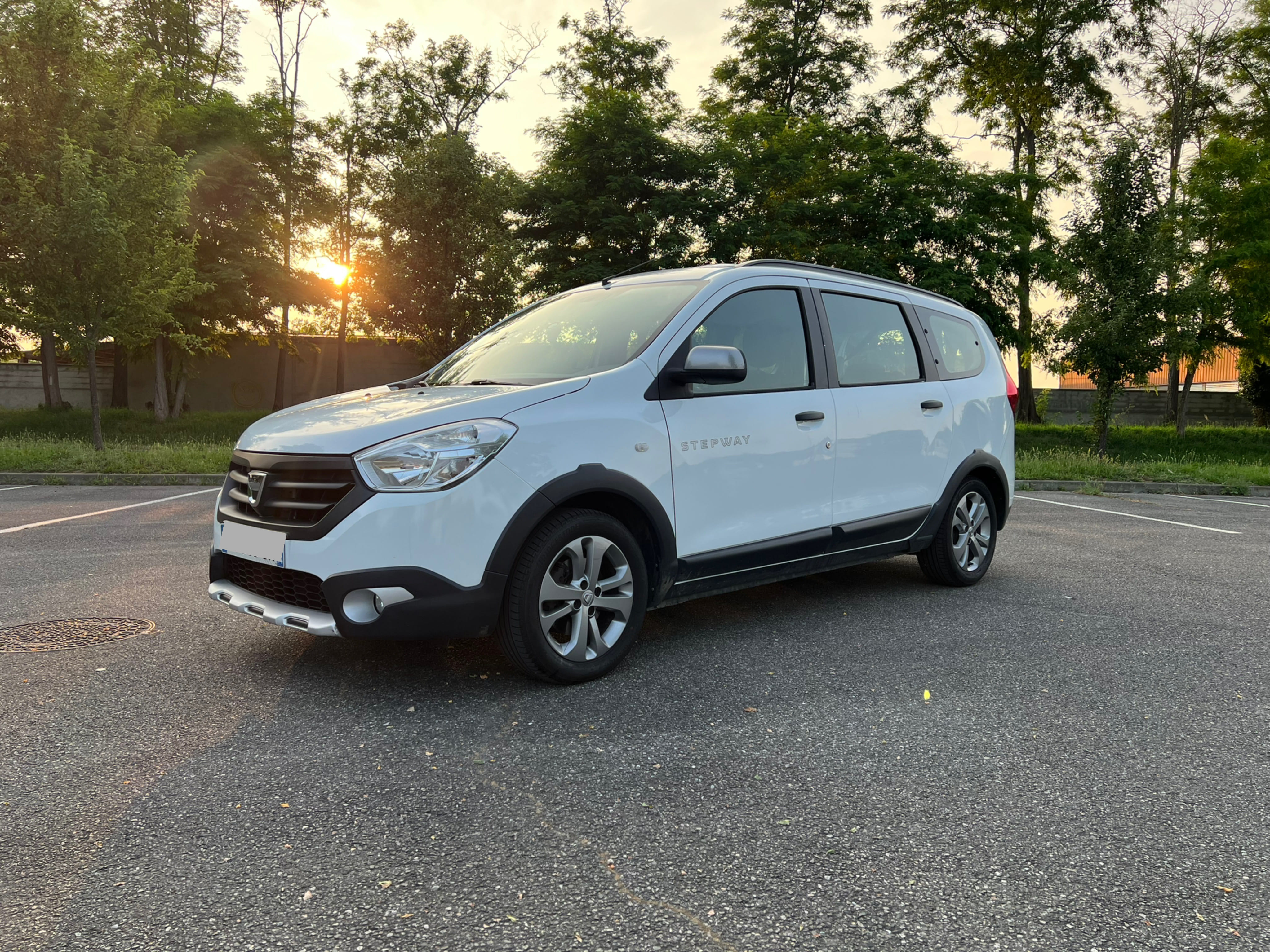 Dacia Lodgy Stepway, 2016, Essence 98, 7 zitplaatsen
