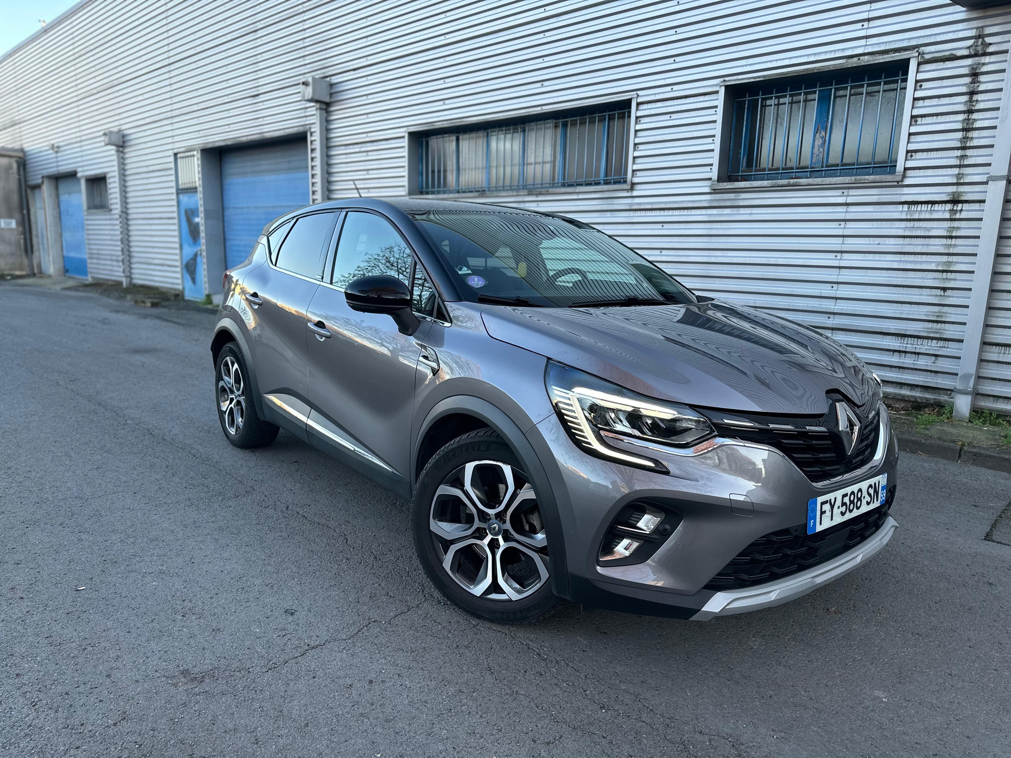 Renault Captur, 2021, Essence 95 / Électrique (hybride), automatique