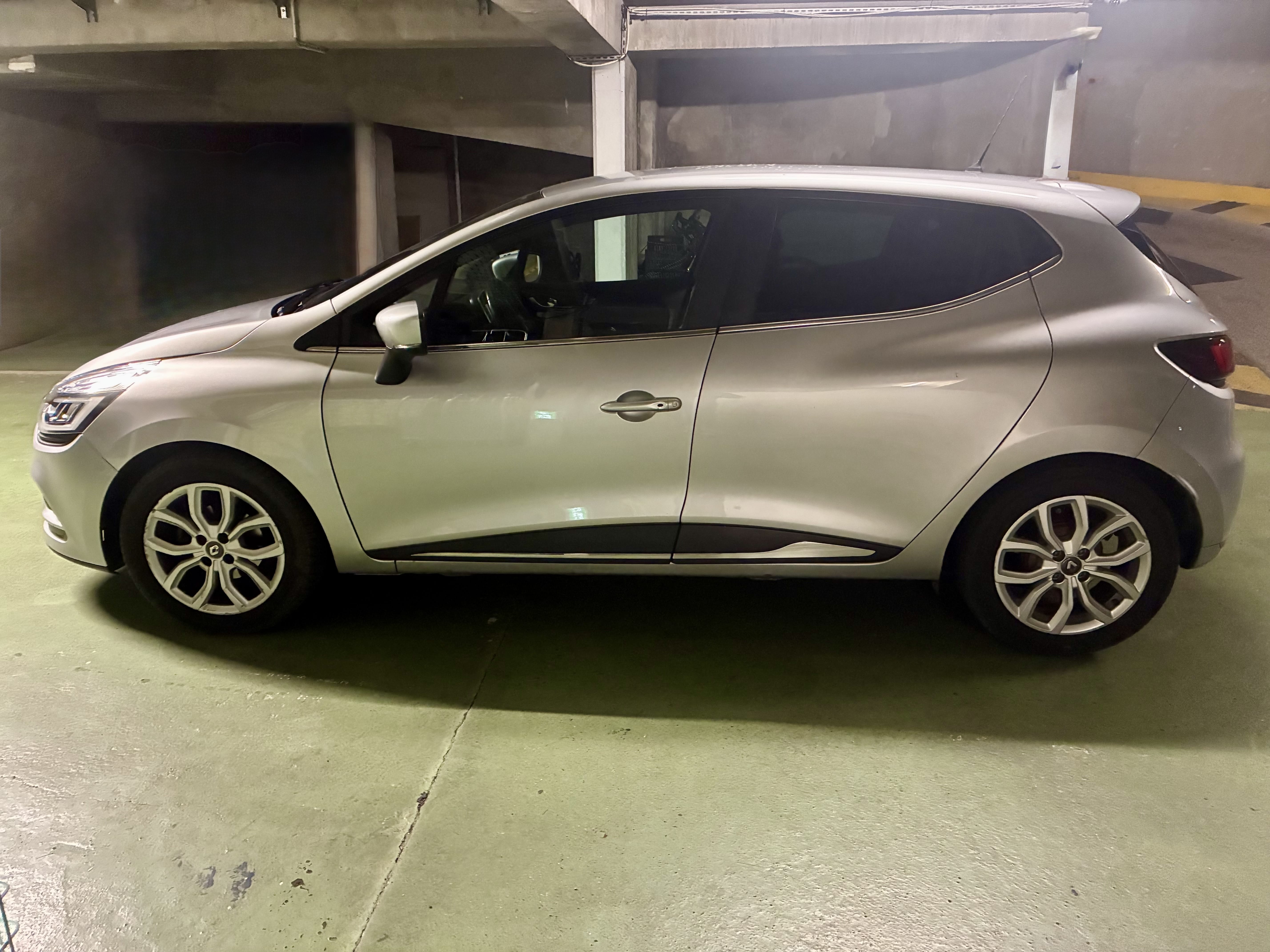 Renault Clio avec Climatisation
